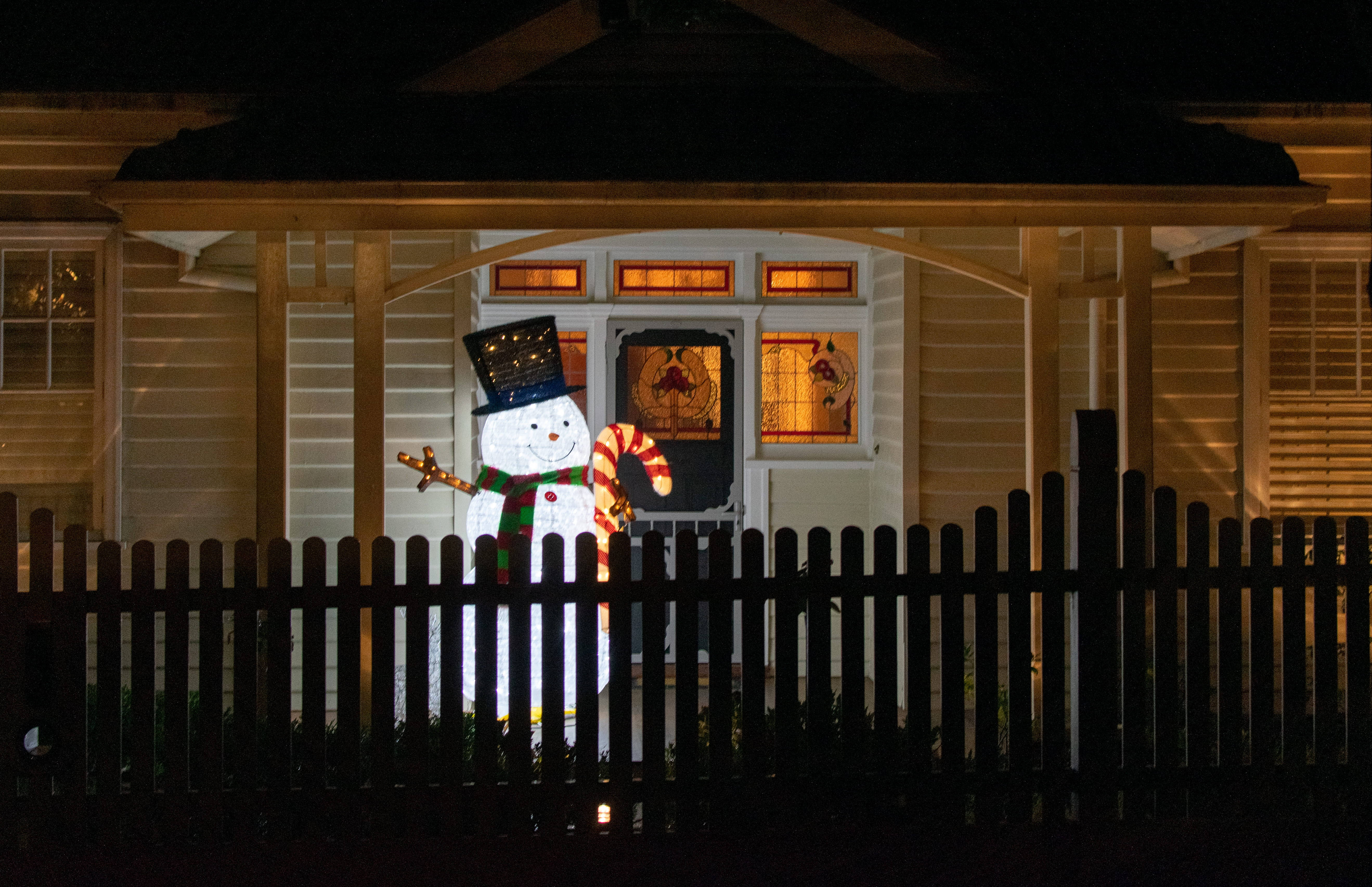 Australian Christmas, snowman decoration, porch, 5K Desktop Wallpaper