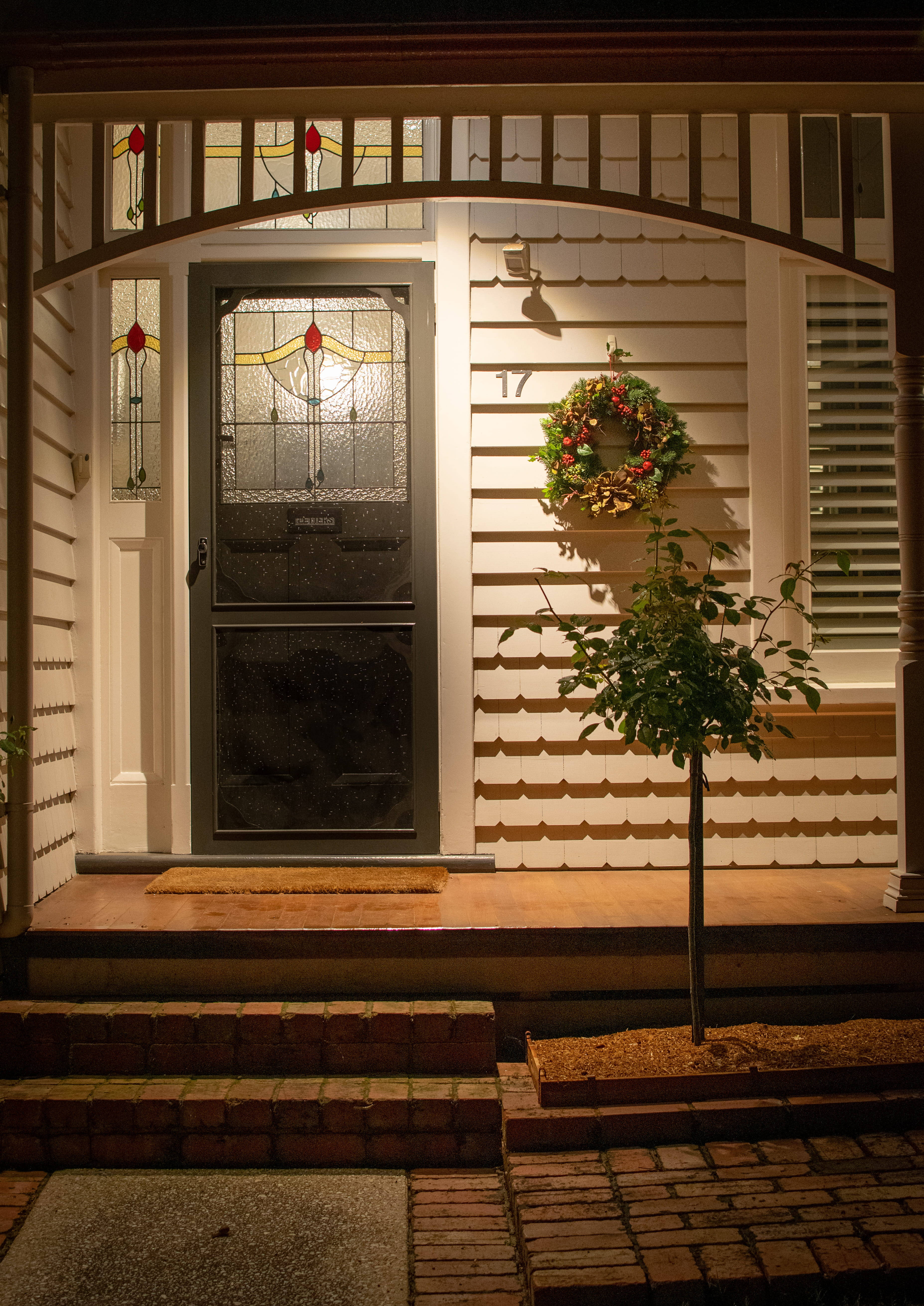 Australian Christmas, stained glass door, festive wreath, 5K Phone Wallpaper