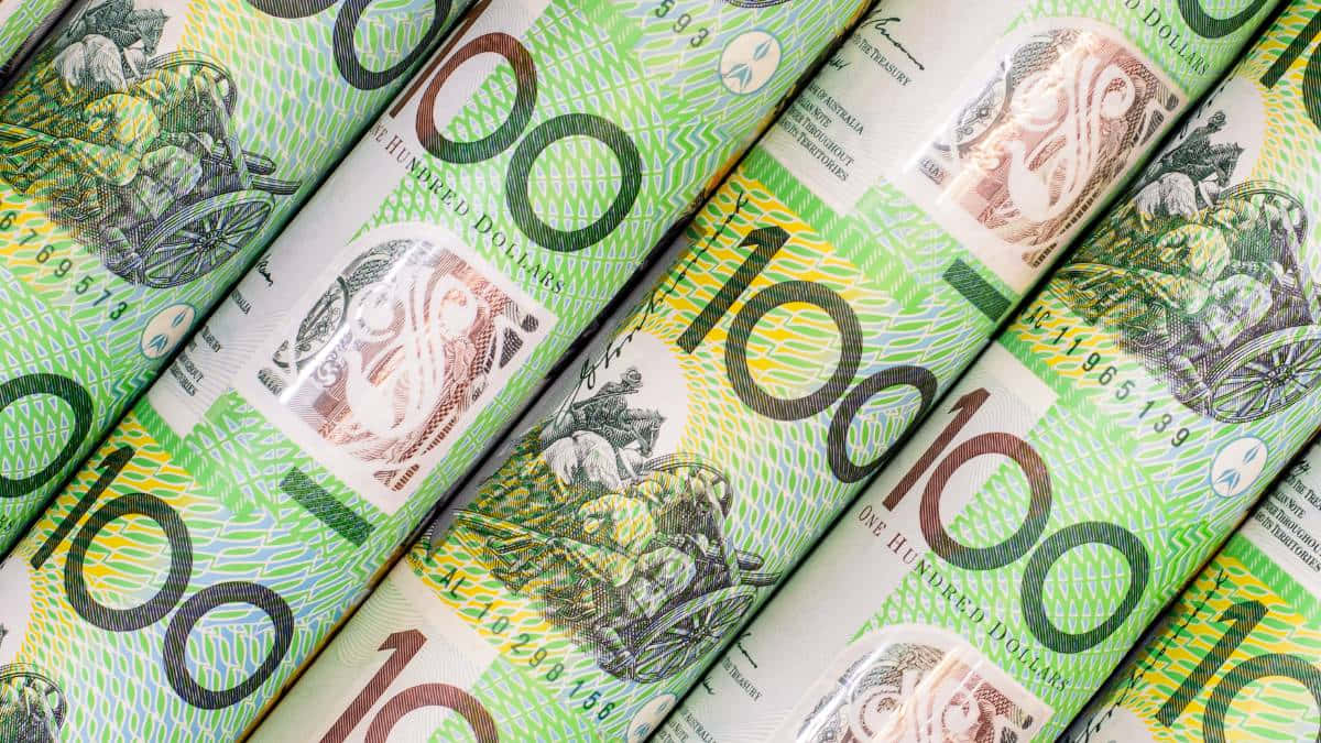 Australian Dollar, hundred-dollar bills, green yellow patterns, SD Desktop Wallpaper