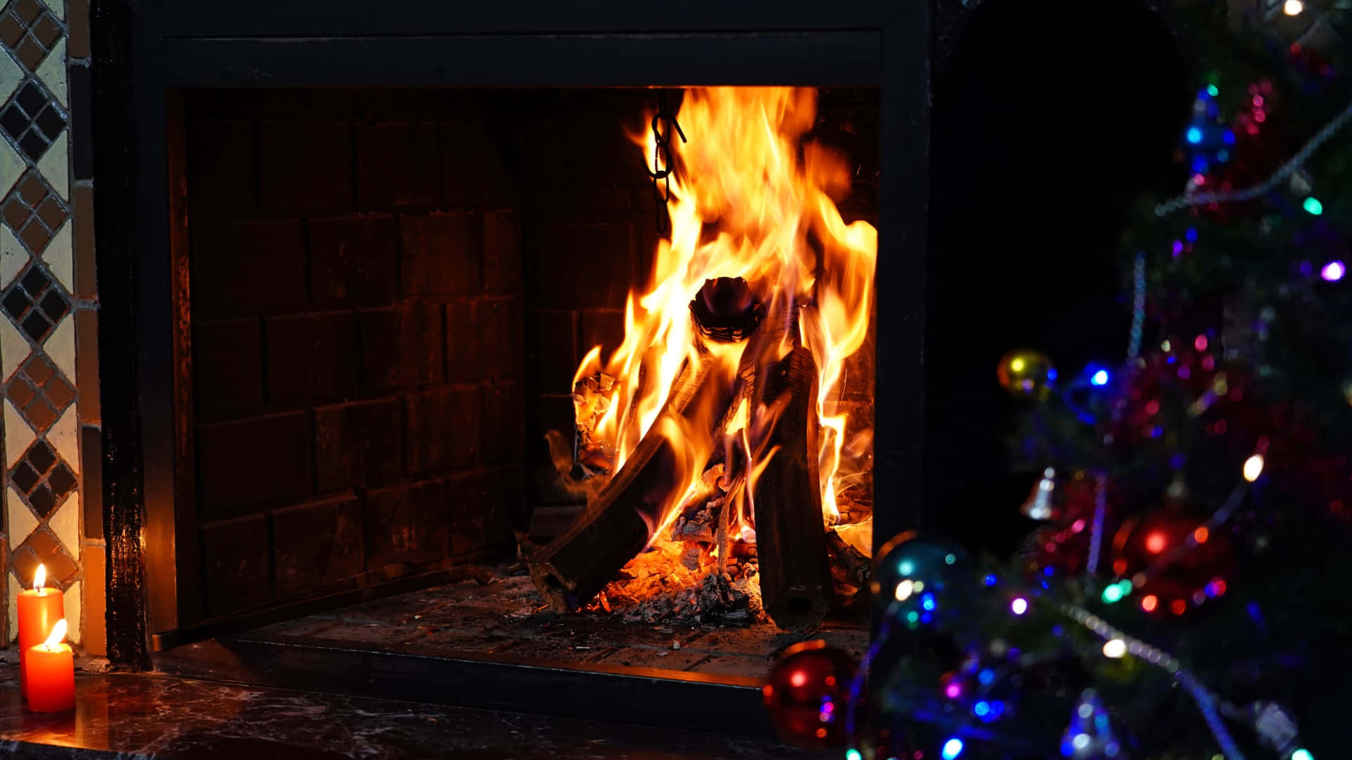 Cozy Yule Log Fireplace, roaring fire, brick fireplace, Full HD Desktop Wallpaper