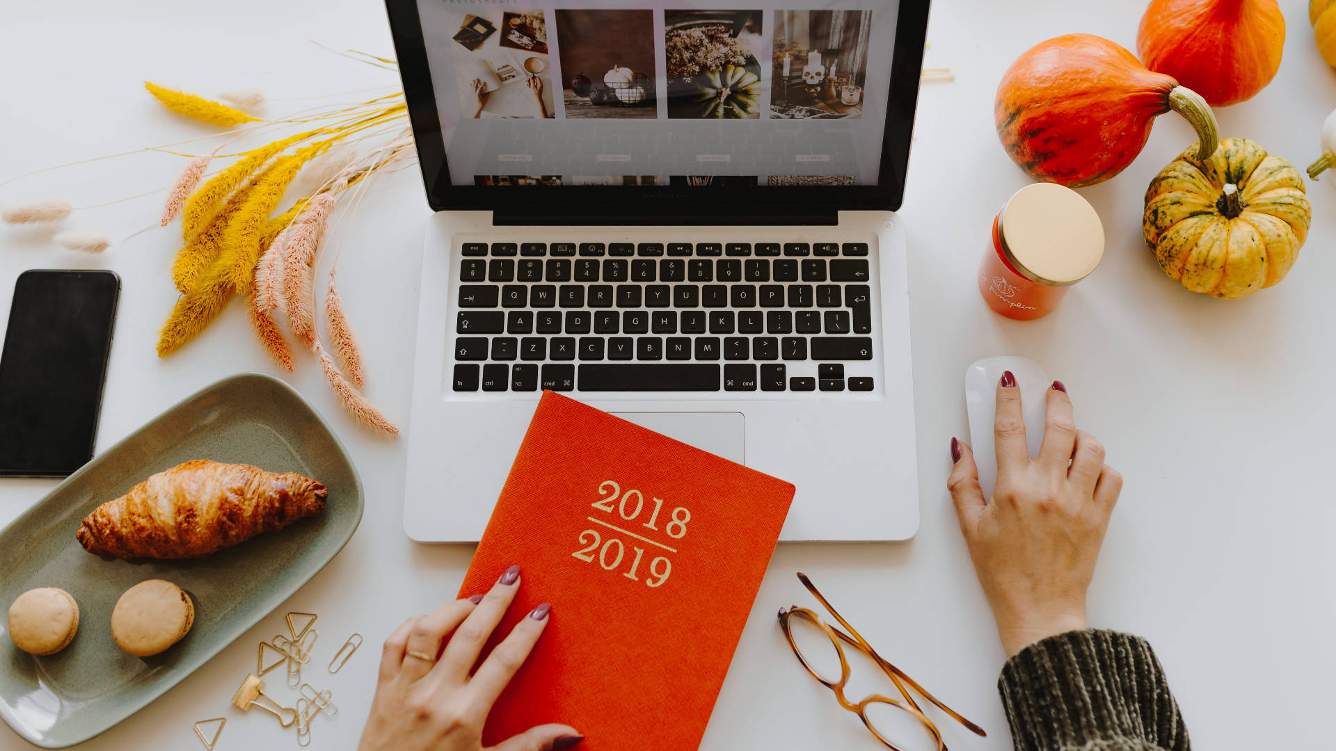 2018-2019 planner, red, laptop, Full HD Desktop Wallpaper