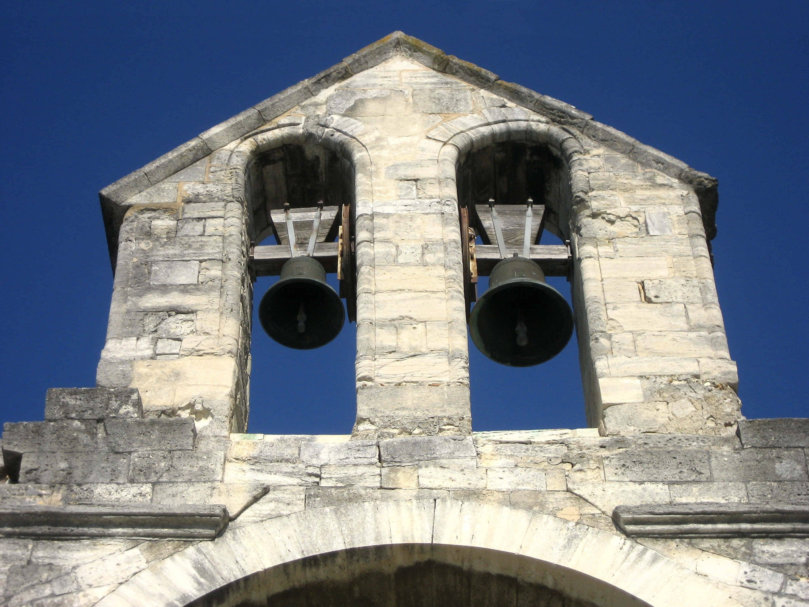 Avignon, chastel, bronze bells, 2K Desktop Wallpaper
