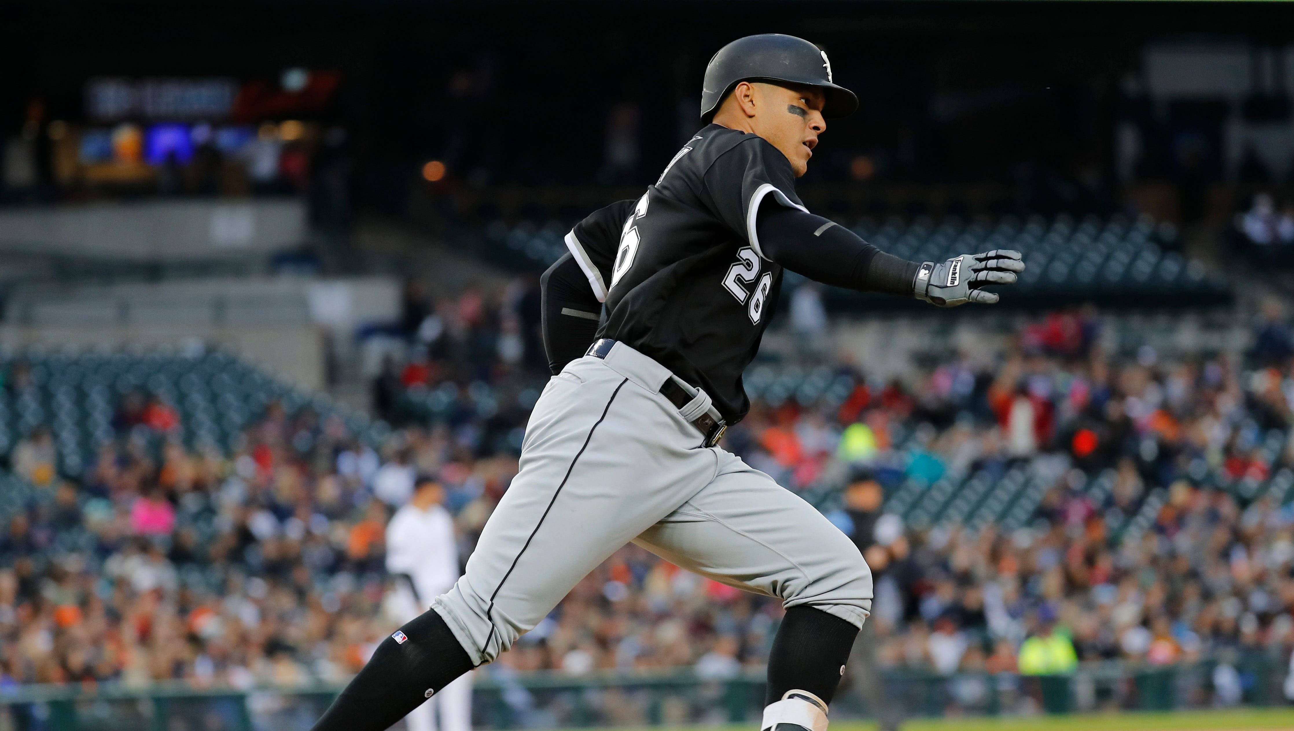 Avisail Garcia, number 28, night game, 4K Desktop Wallpaper