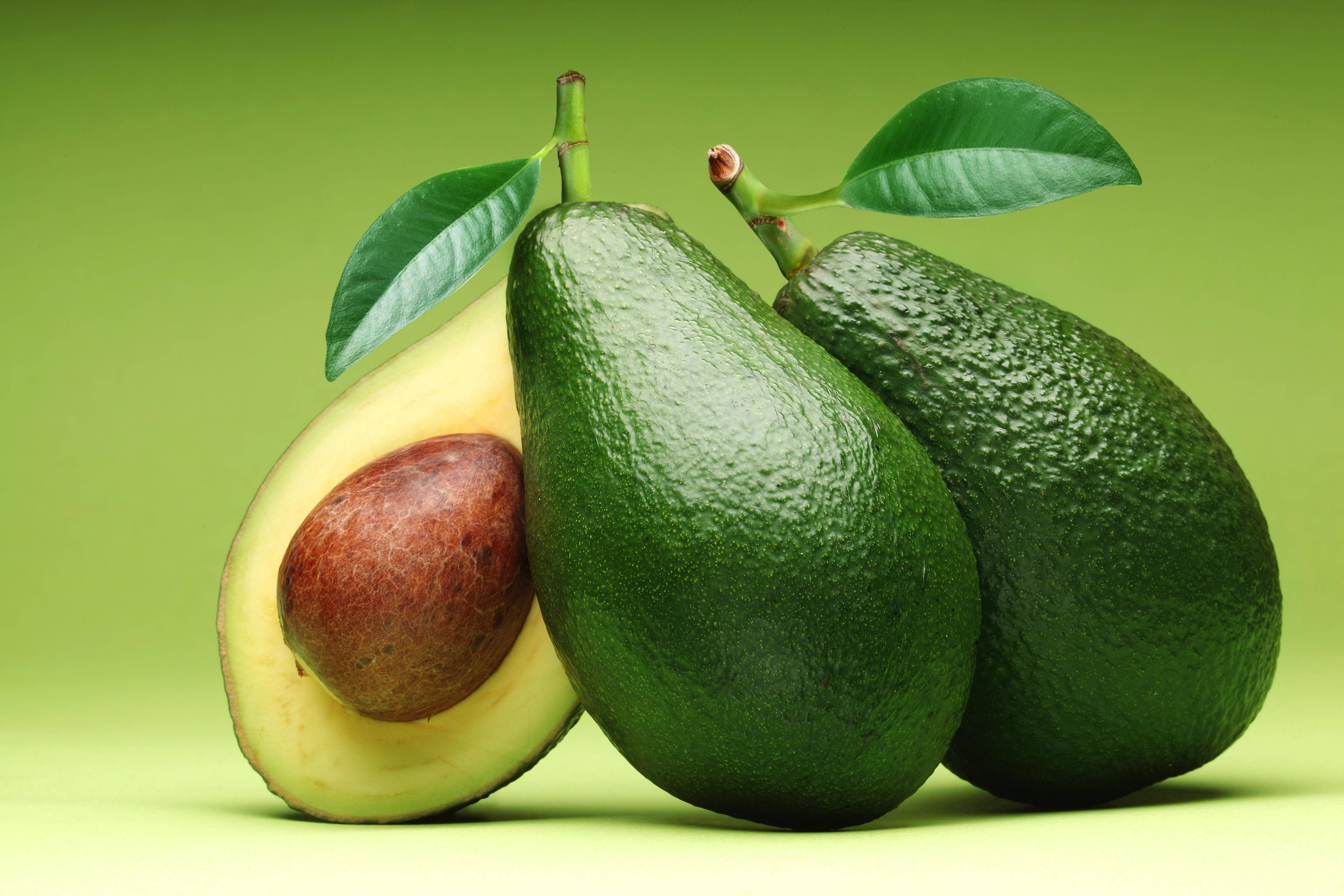 avocado fruit, leaf, creamy flesh, 4K Desktop Wallpaper