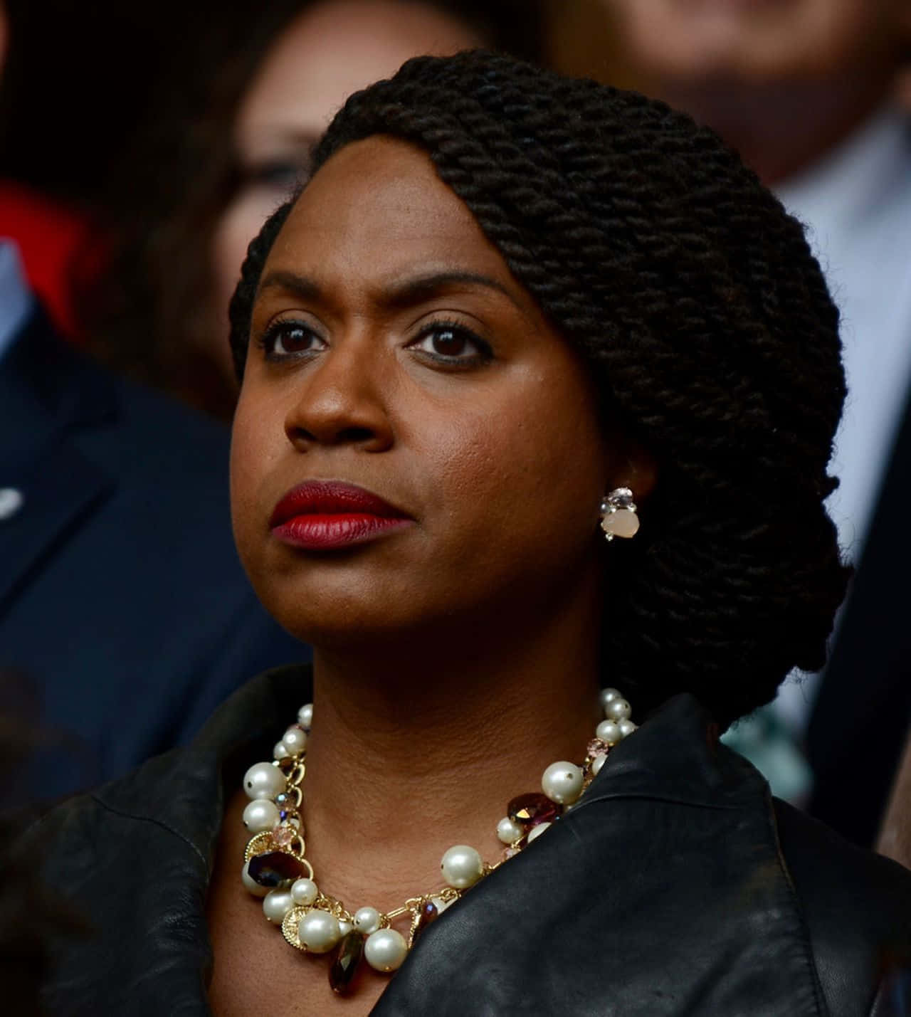 Ayanna Pressley, black leather jacket, pearl necklace, HD Phone Wallpaper