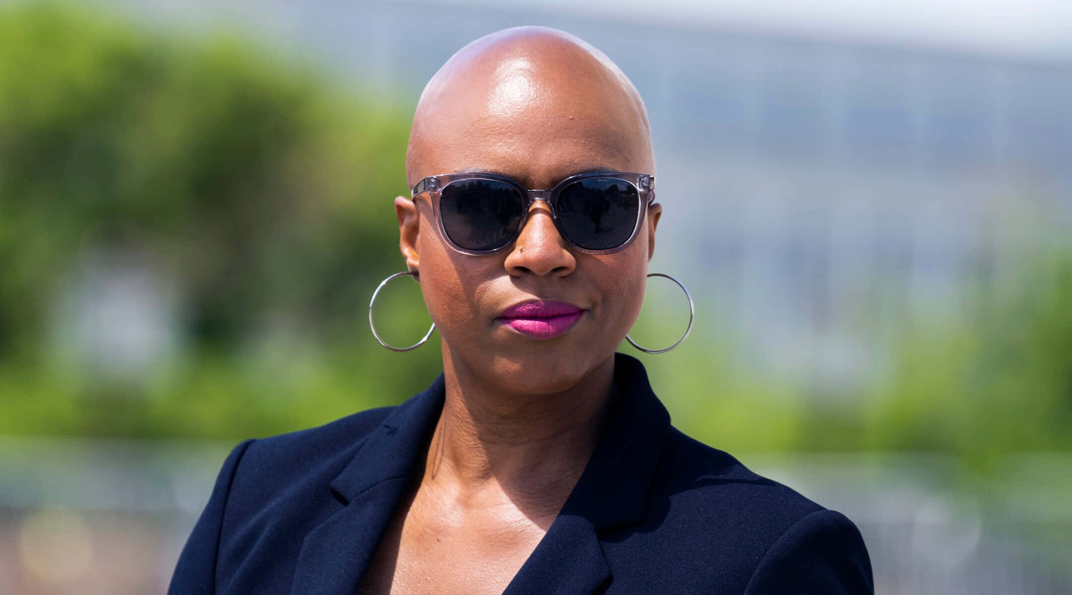 Ayanna Pressley, bald, pink lips, Full HD Desktop Wallpaper