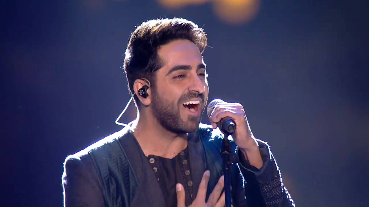 Ayushmann Khurrana, spotlight, microphone, HD Desktop Wallpaper