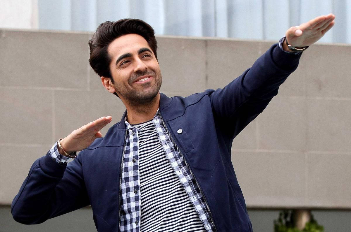Ayushmann Khurrana, navy jacket, striped shirt, SD Desktop Wallpaper