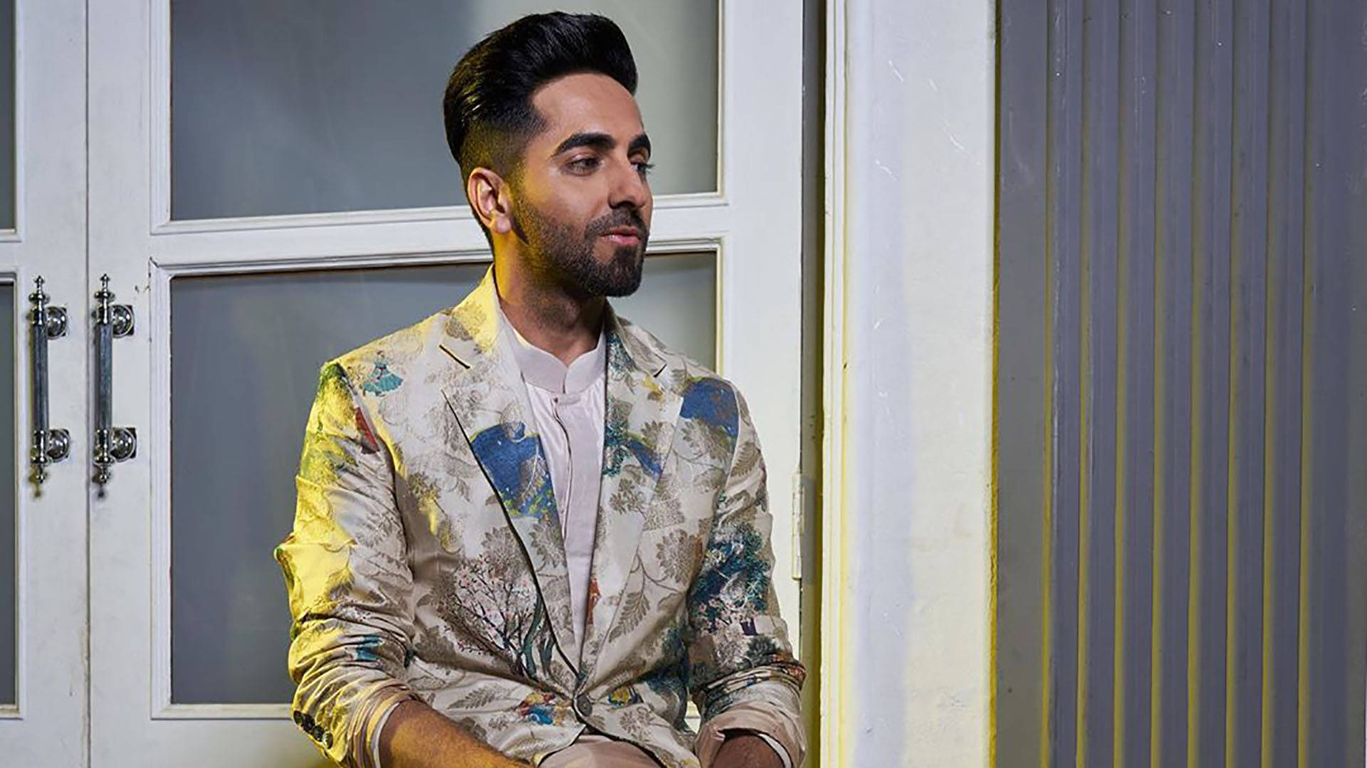 Ayushmann Khurrana, floral suit, floral patterned blazer, Full HD Desktop Wallpaper