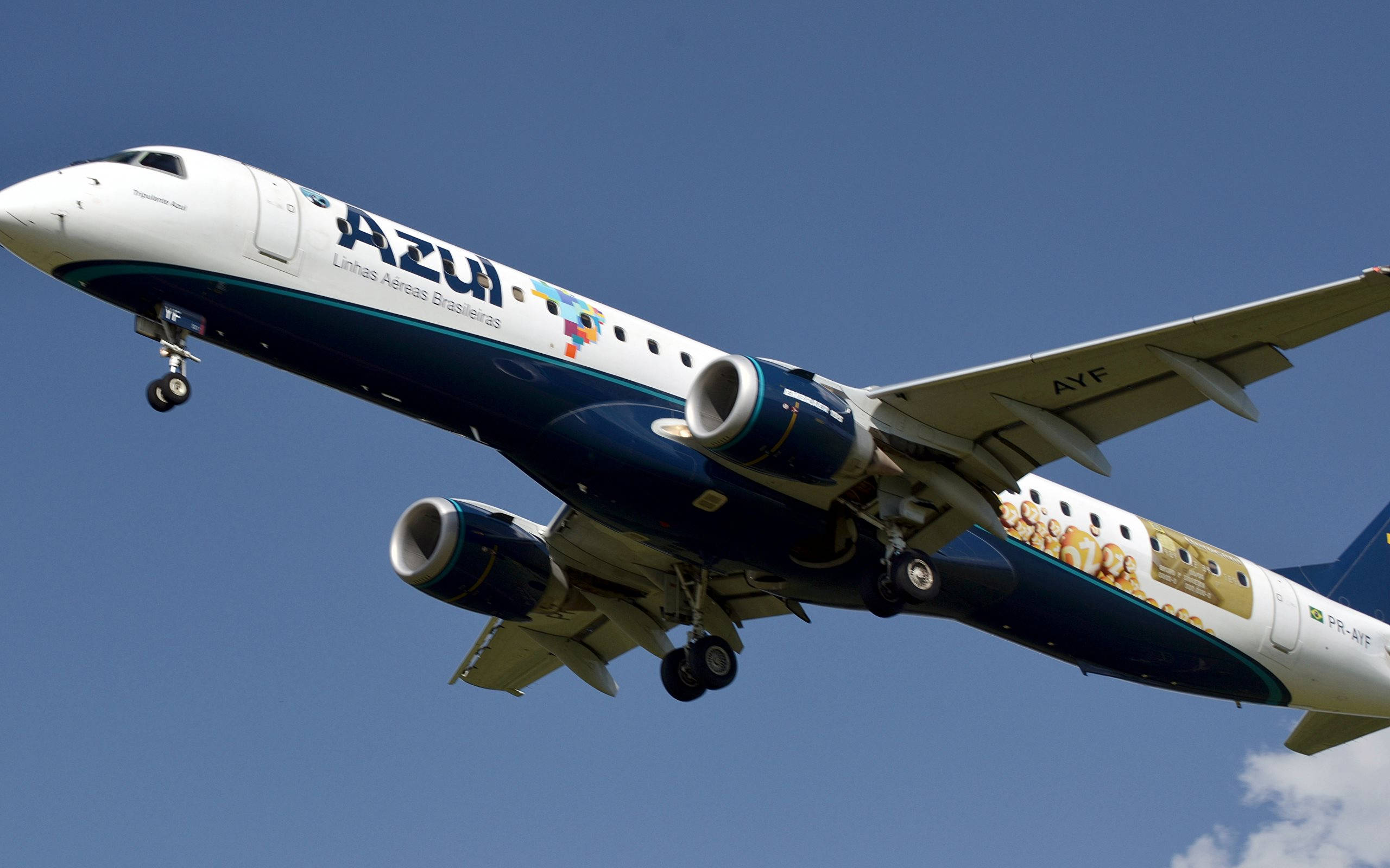 Azul Airlines, blue and white livery, jetliner, 2K Desktop Wallpaper