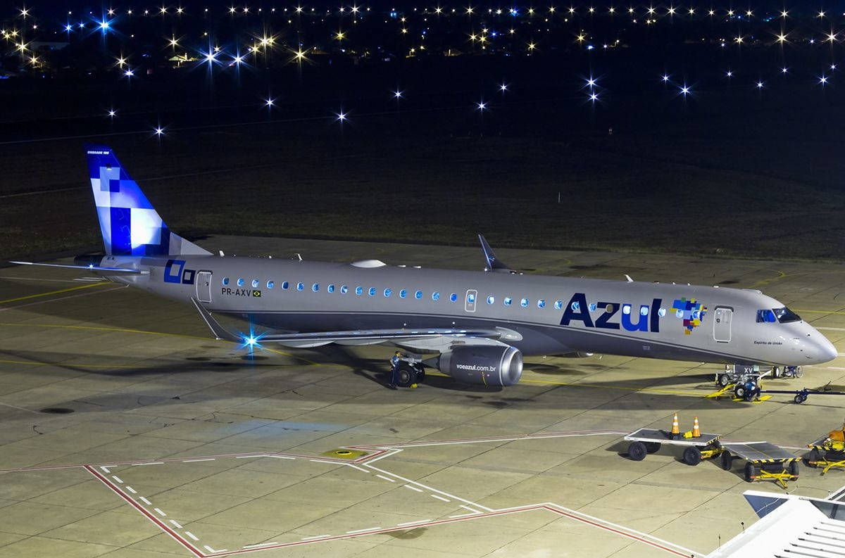 Azul Airlines, jet, night lights, SD Desktop Wallpaper