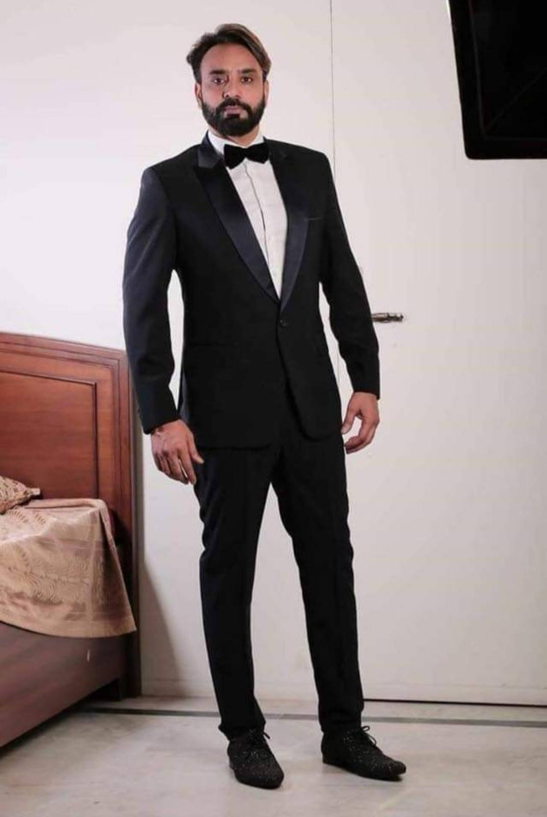 Babbu Maan, black tuxedo, bow tie, HD Phone Wallpaper