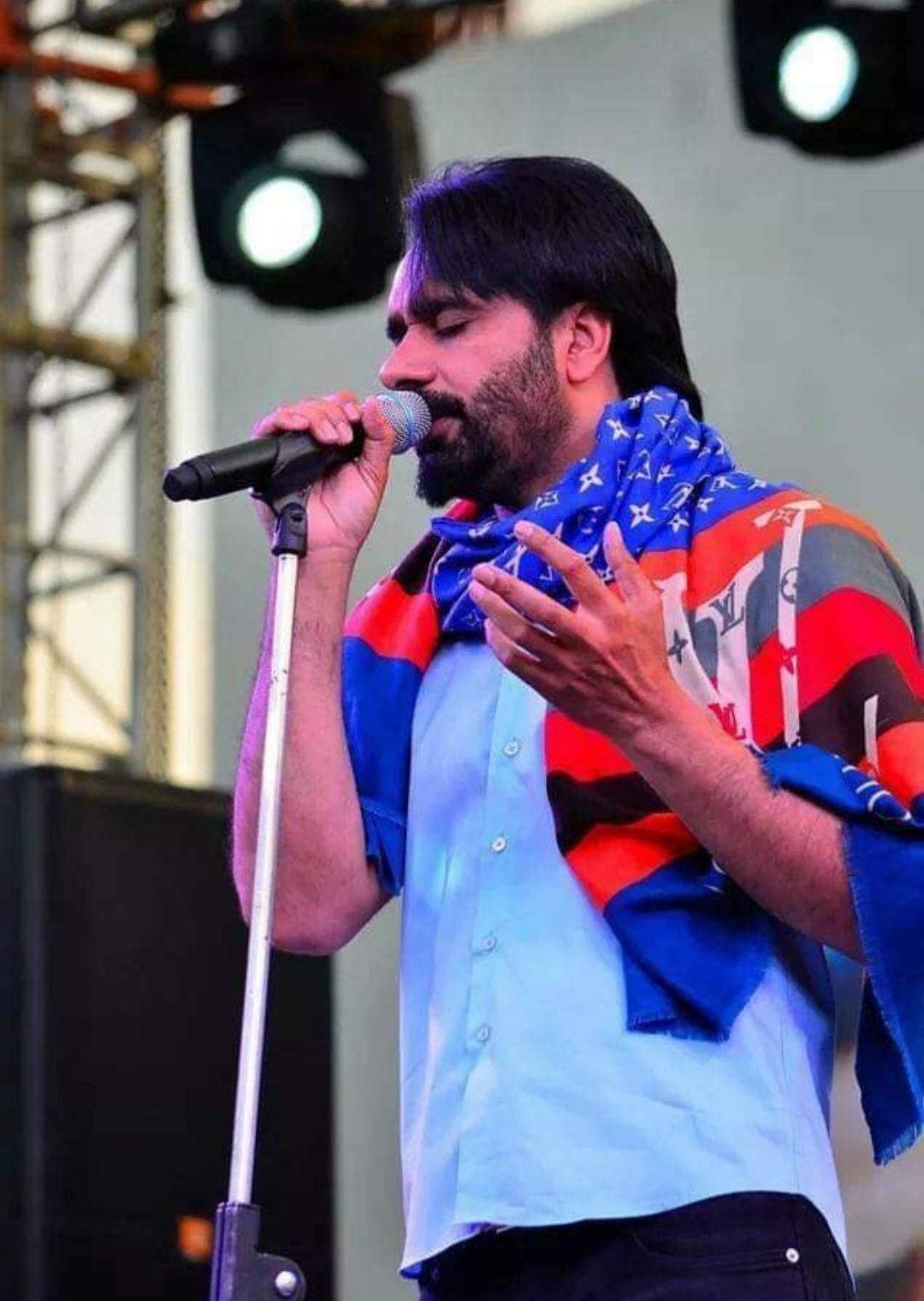 Babbu Maan, microphone, colorful patterned scarf, HD Phone Wallpaper