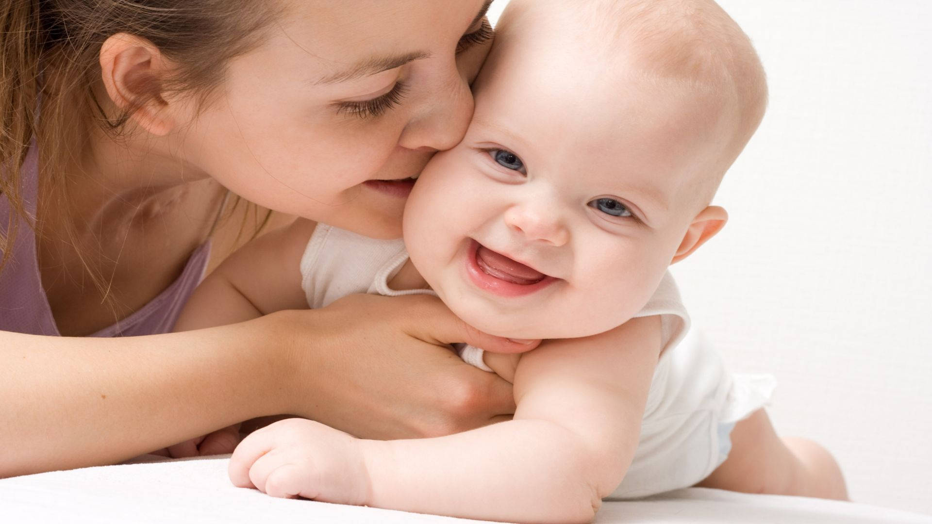 mother, newborn baby, smiling baby, Full HD Desktop Wallpaper