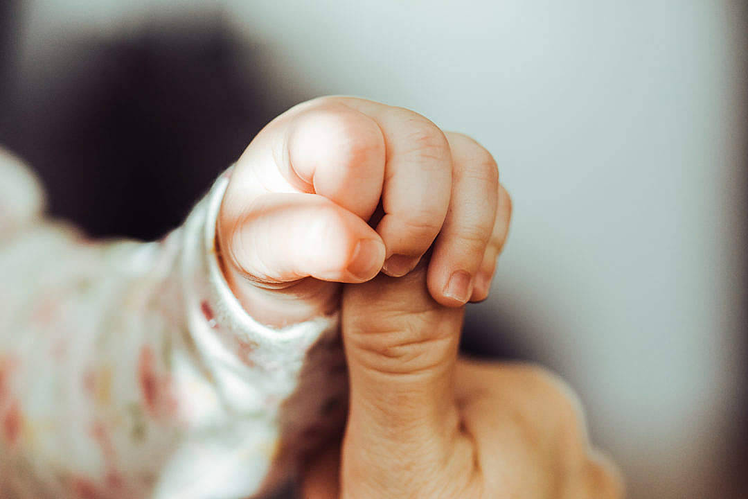 baby boy, thumb, small child's hand, SD Desktop Wallpaper
