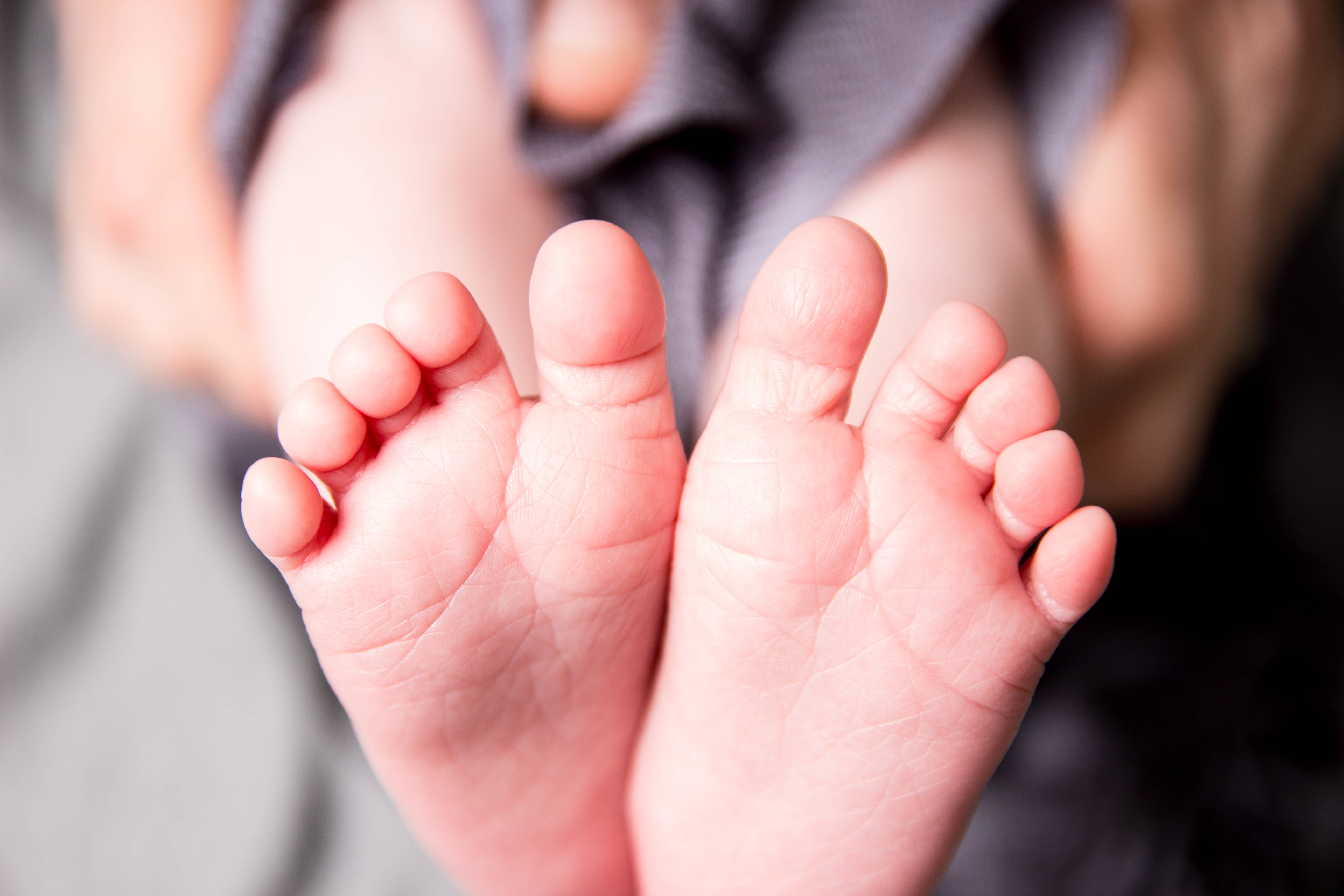baby boy, petite feet, soft pink skin, 5K Desktop Wallpaper