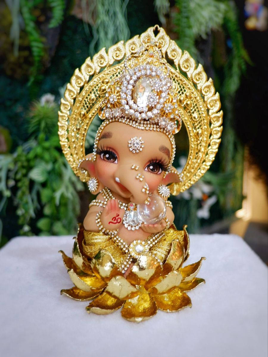 Baby Ganesh, golden figurine, jewels, SD Phone Wallpaper