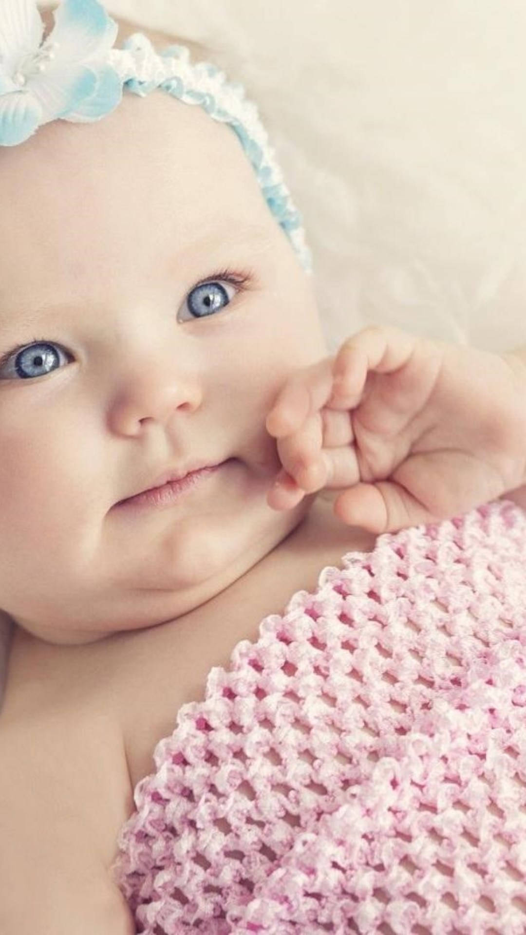 baby girl, pink crocheted blanket, light blue floral headband, Full HD Phone Wallpaper