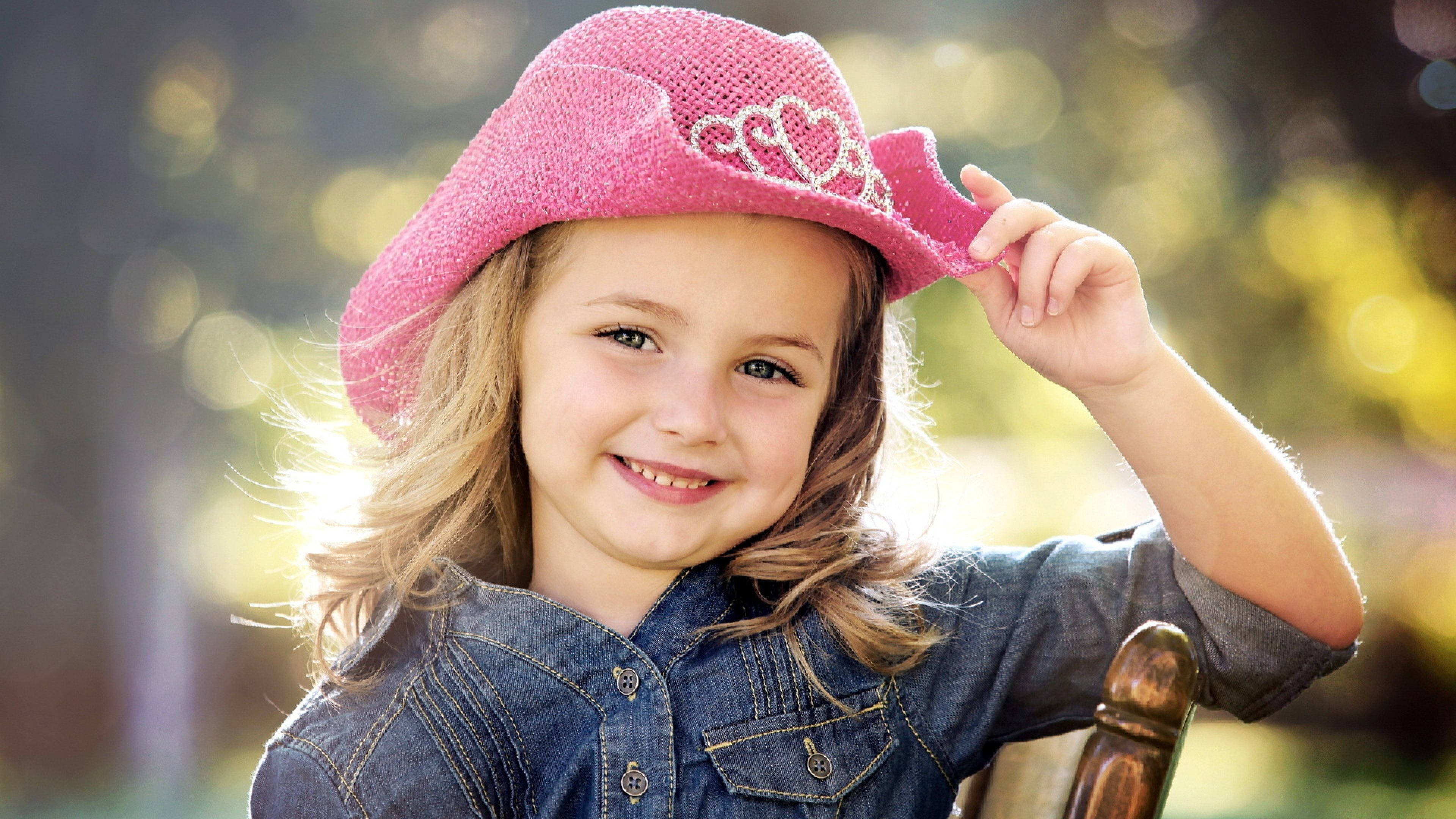 pink cowboy hat, blonde hair, hearts, 4K Desktop Wallpaper