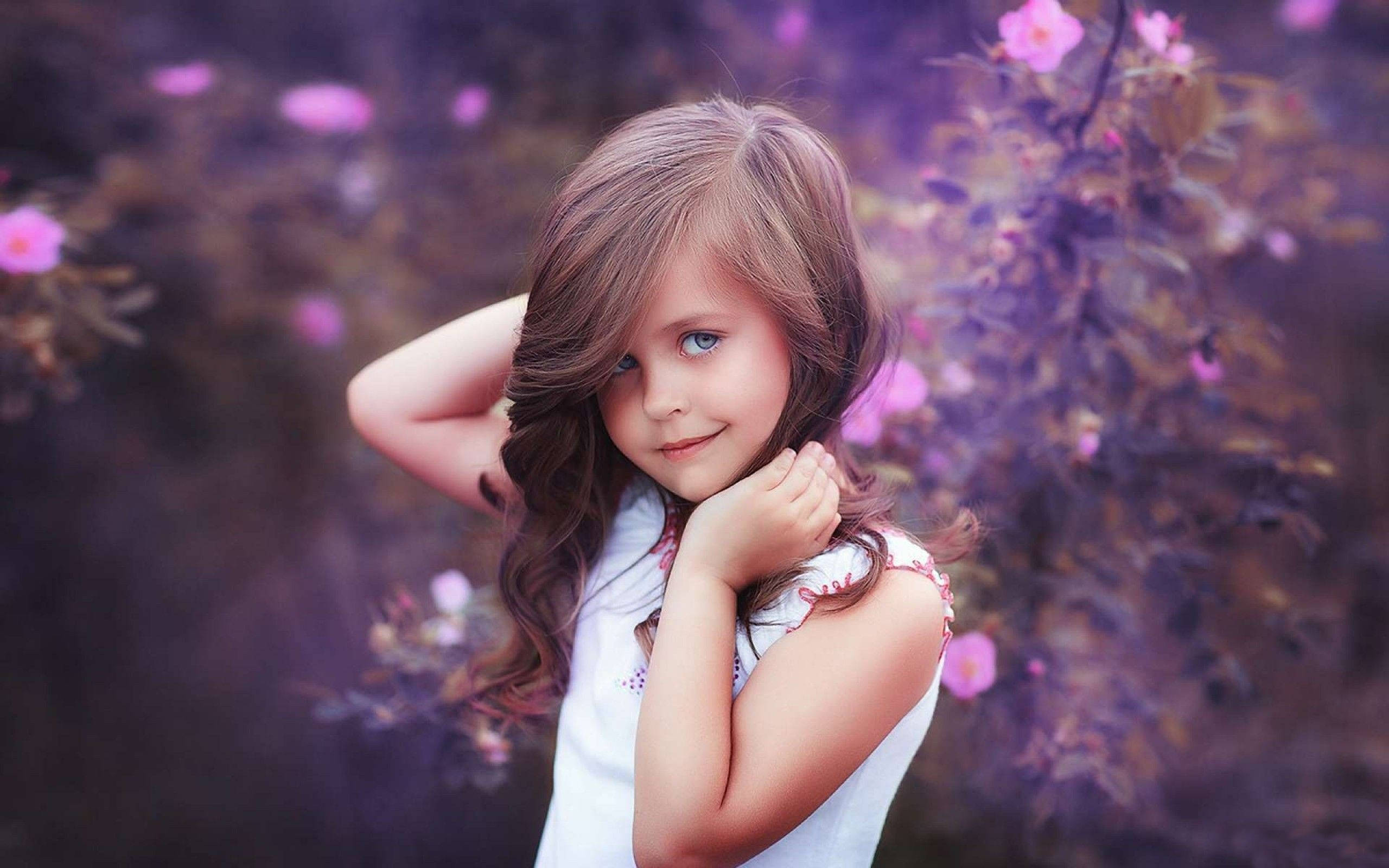 Baby Girl, wavy brown hair, blue eyes, 2K Desktop Wallpaper