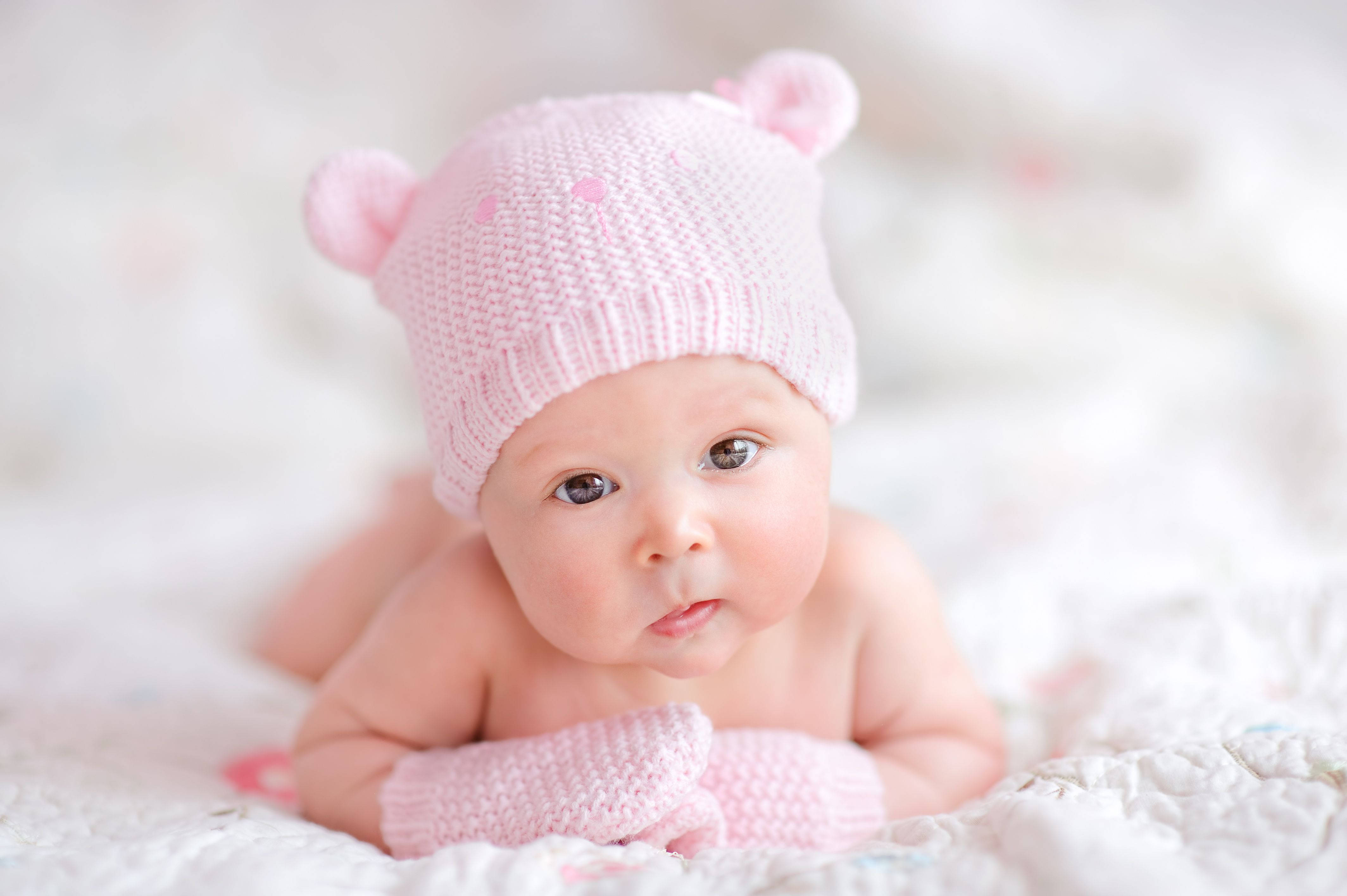 newborn baby, pink knitted bear hat, mittens, 4K Desktop Wallpaper