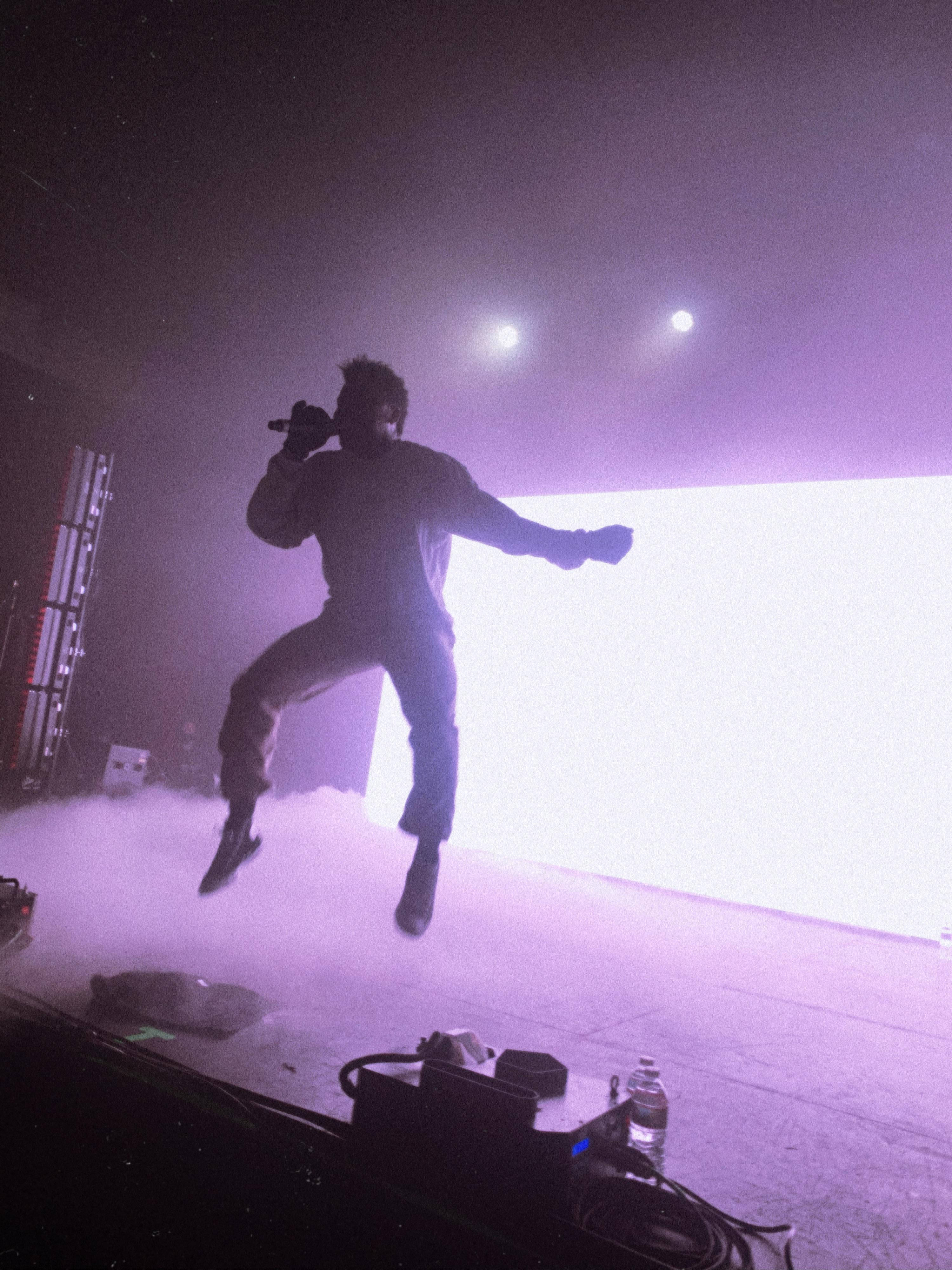 Baby Keem, smoky stage, purple light, 4K Phone Wallpaper
