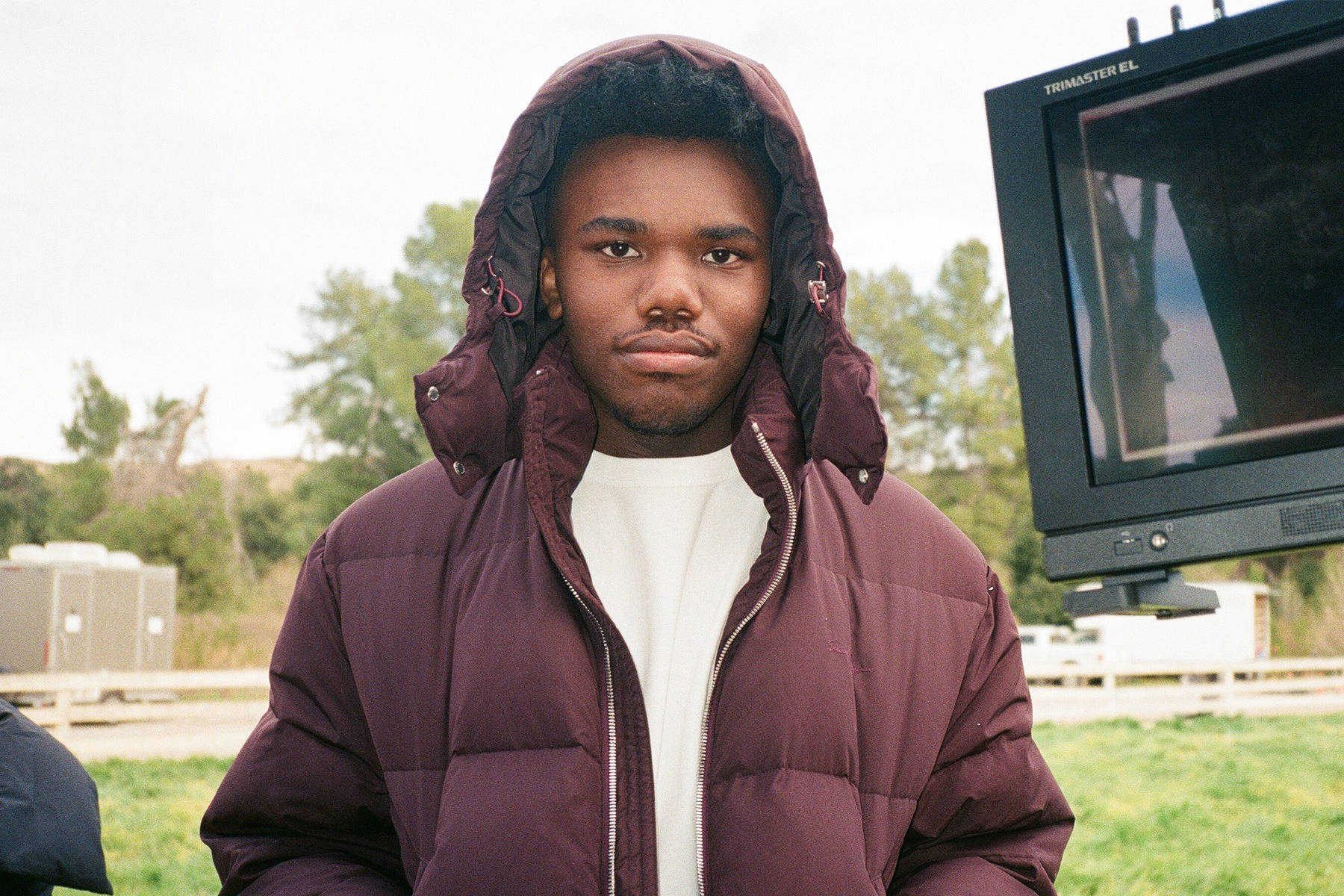 Baby Keem, maroon puffer jacket, monitor, HD Desktop Wallpaper