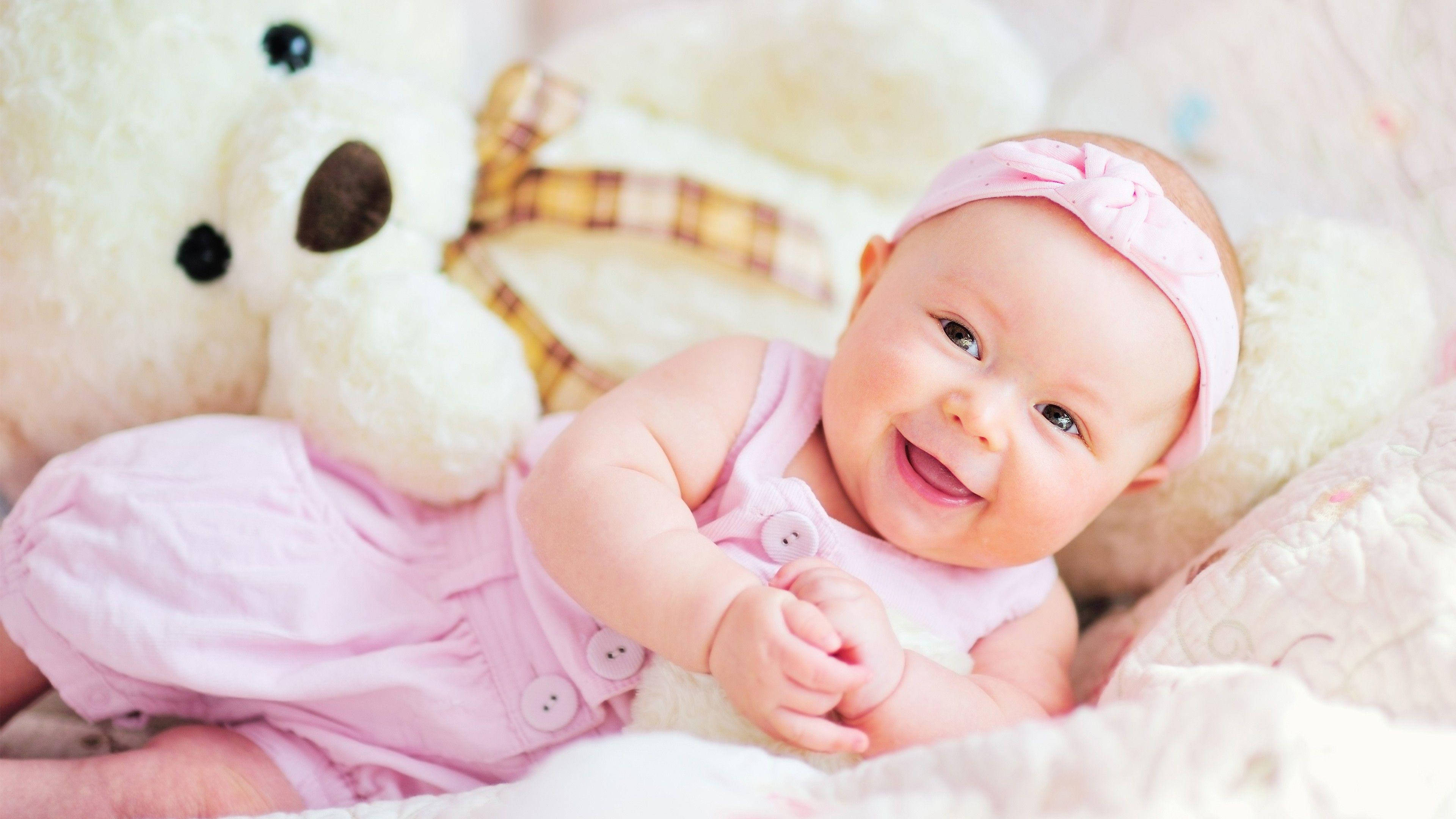 baby girl, pink outfit, soft bed, 4K Desktop Wallpaper