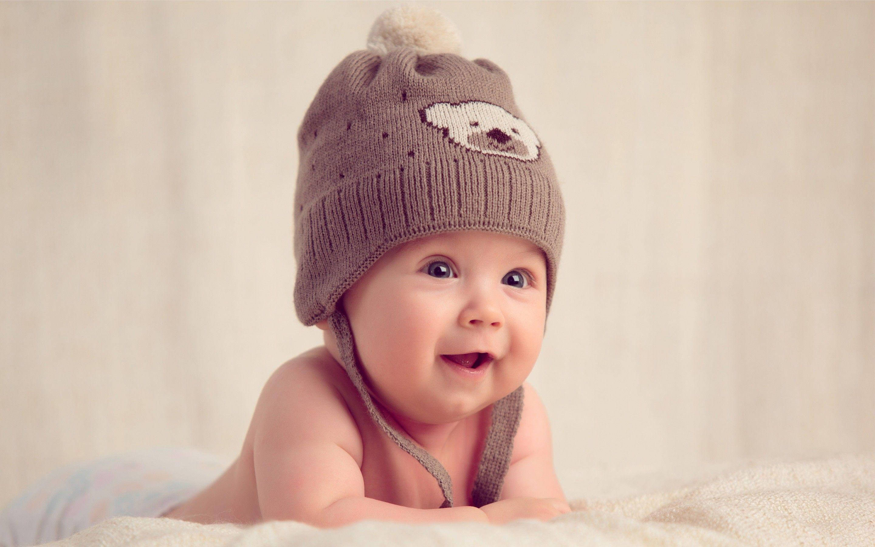 brown knitted bear hat, pom-pom, soft blanket, 2K Desktop Wallpaper