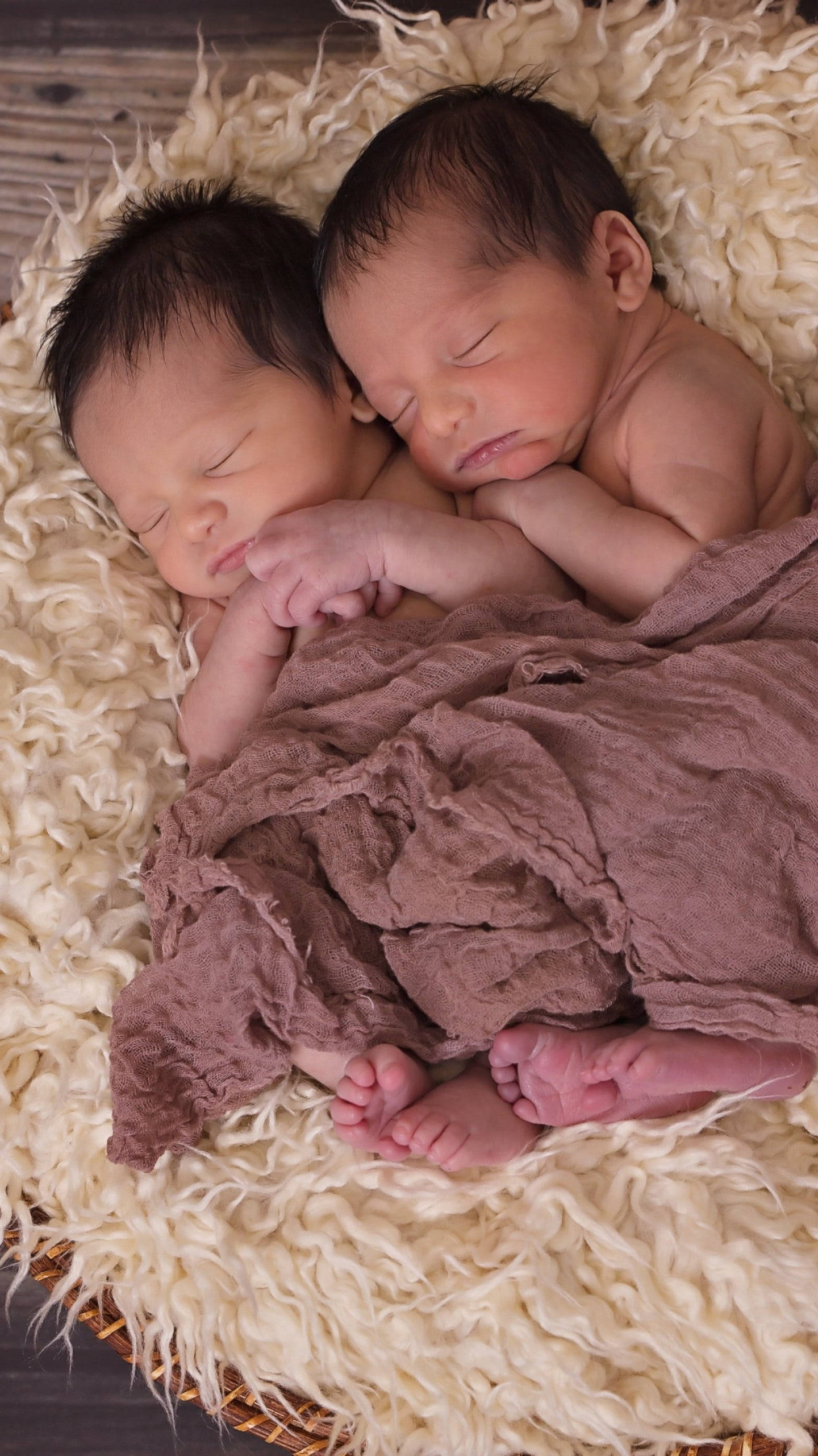 sleeping twin baby, newborn twins, fluffy cream rug, 2K Phone Wallpaper