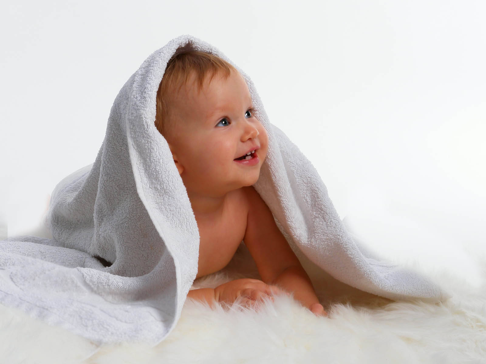 white fabric, blue eyes, soft white towel, HD Desktop Wallpaper