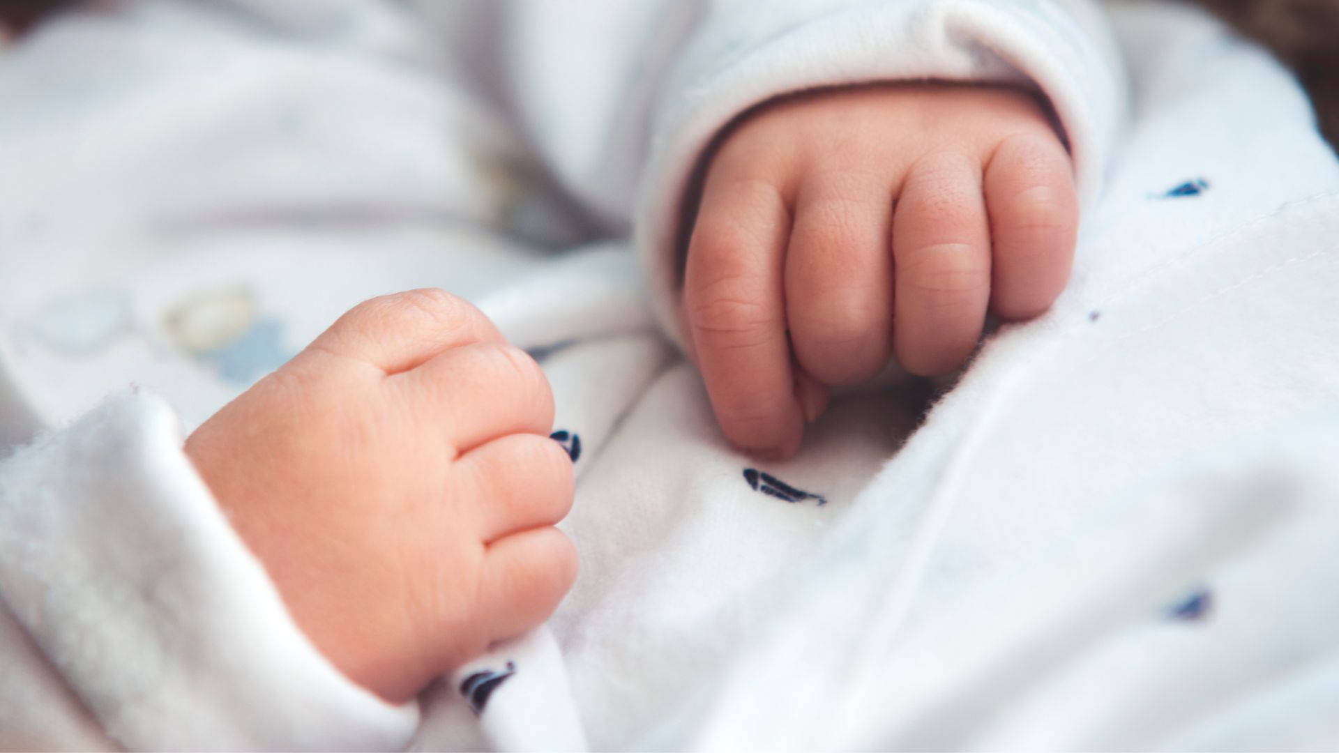 baby hands, white outfit, soft white blanket, Full HD Desktop Wallpaper