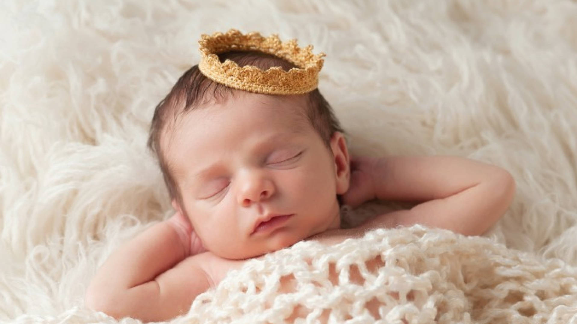 Baby Love, golden crown, fluffy cream-colored blanket, Full HD Desktop Wallpaper