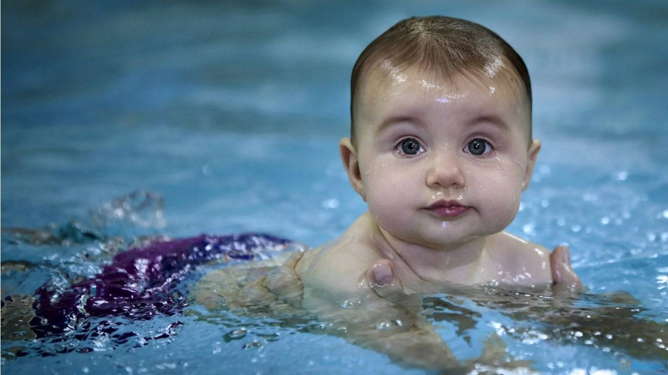baby, swimming lessons, clear blue water, HD Desktop Wallpaper
