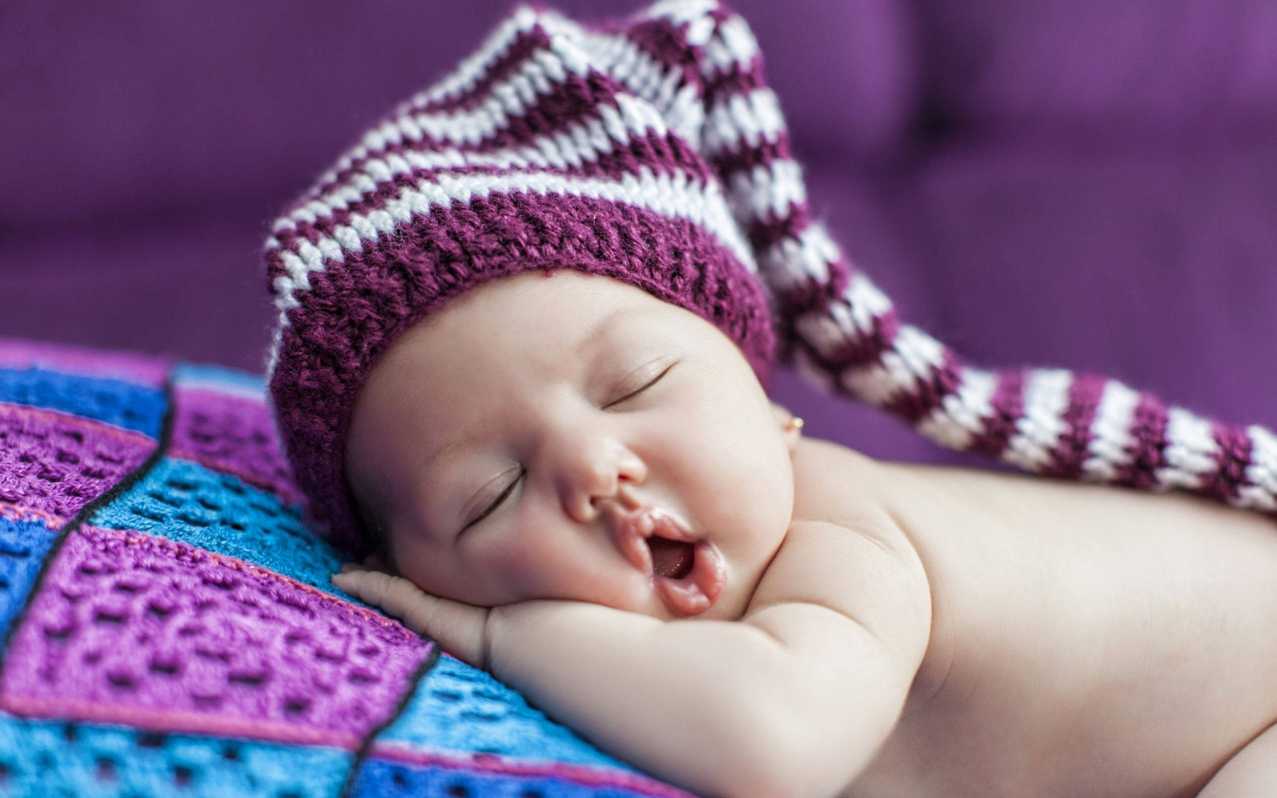 purple crochet bonnet, purple and white striped knit hat, colorful crocheted blanket, 2K Desktop Wallpaper