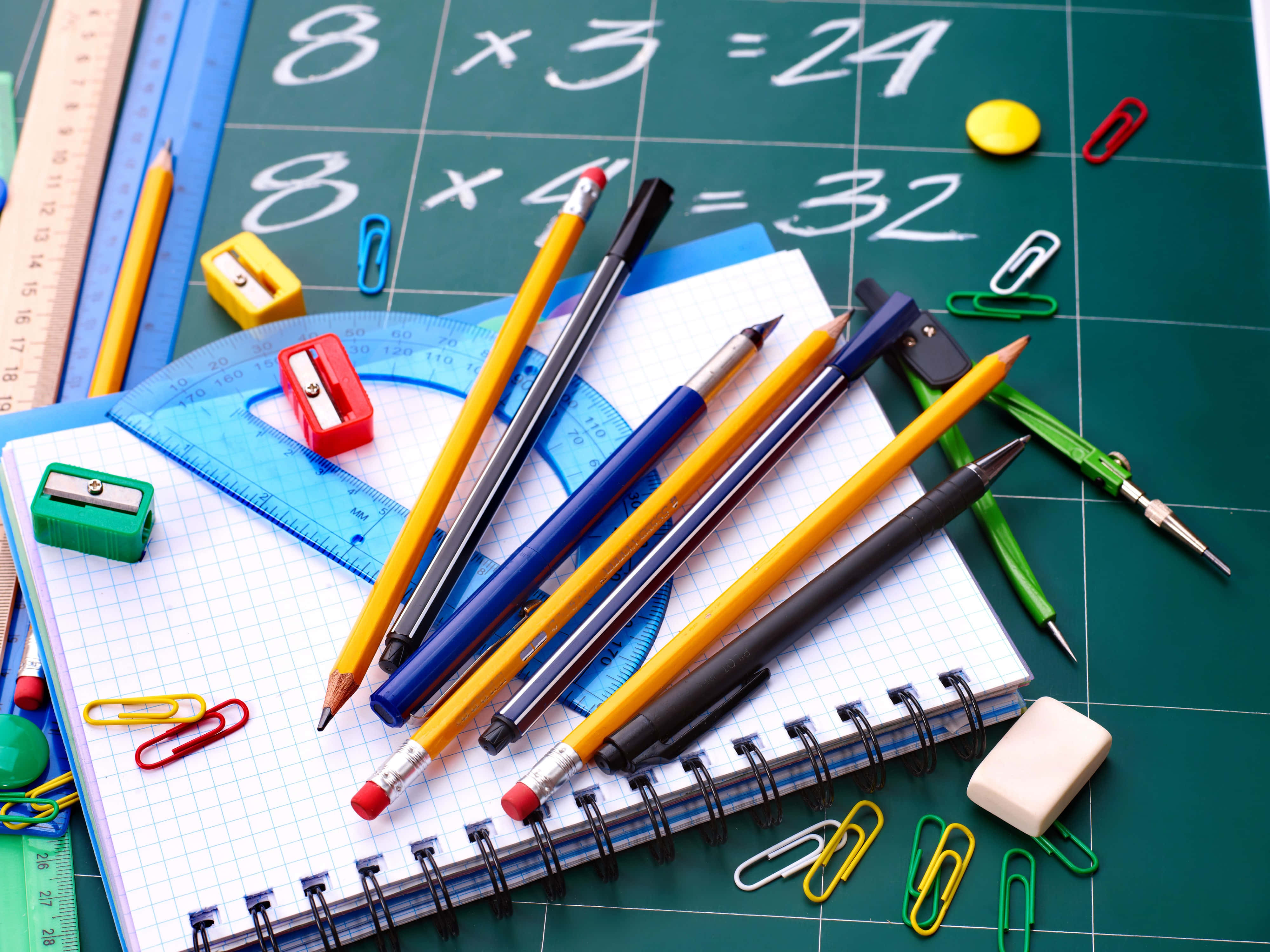 school desk, pencils, pens, 4K Desktop Wallpaper