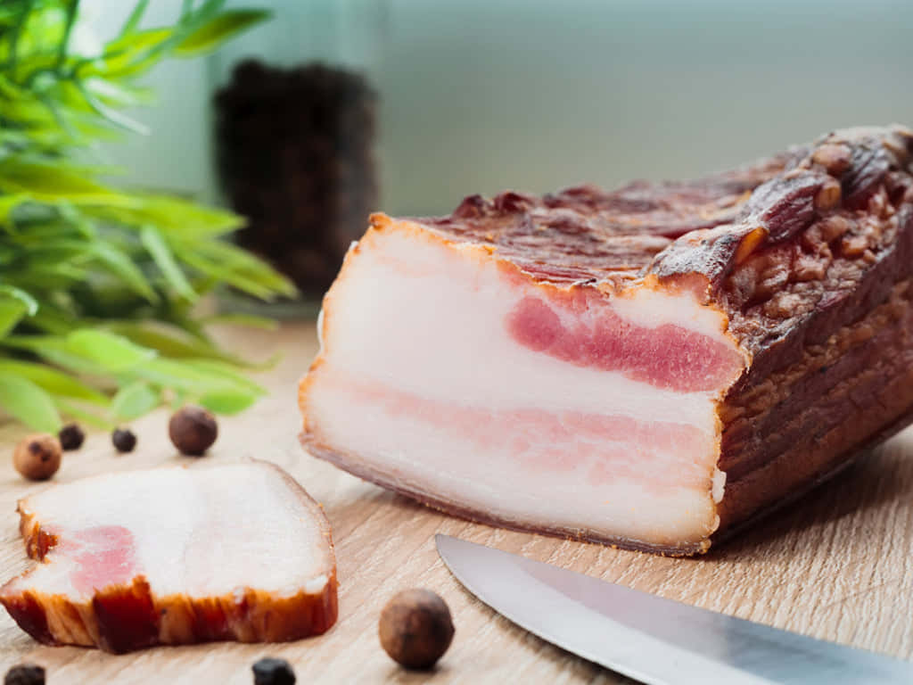 fresh sliced bacon, whole slab, wooden cutting board, SD Desktop Wallpaper