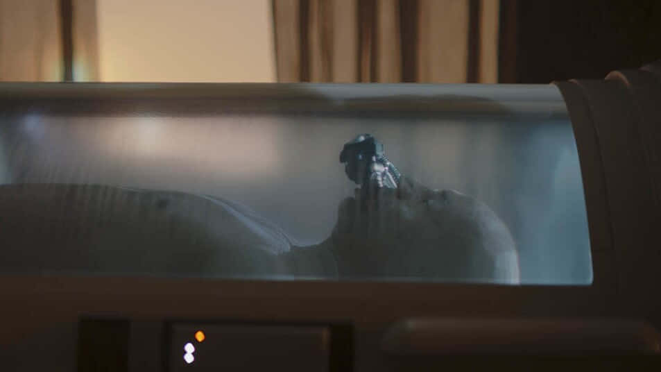 Bacta Tank, transparent incubator, soft warm lighting, SD Desktop Wallpaper
