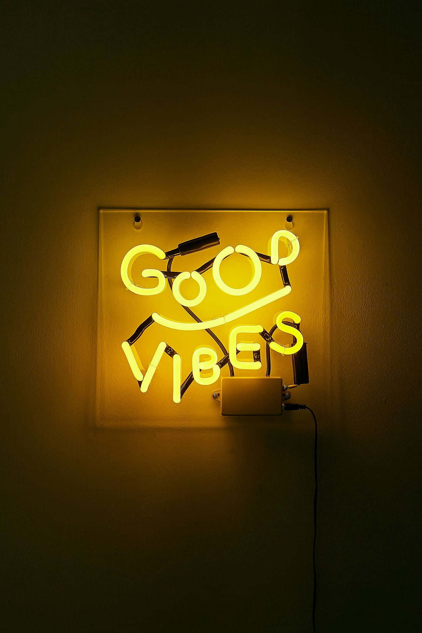yellow neon sign, GOOD VIBES, smiley face, Full HD Phone Wallpaper