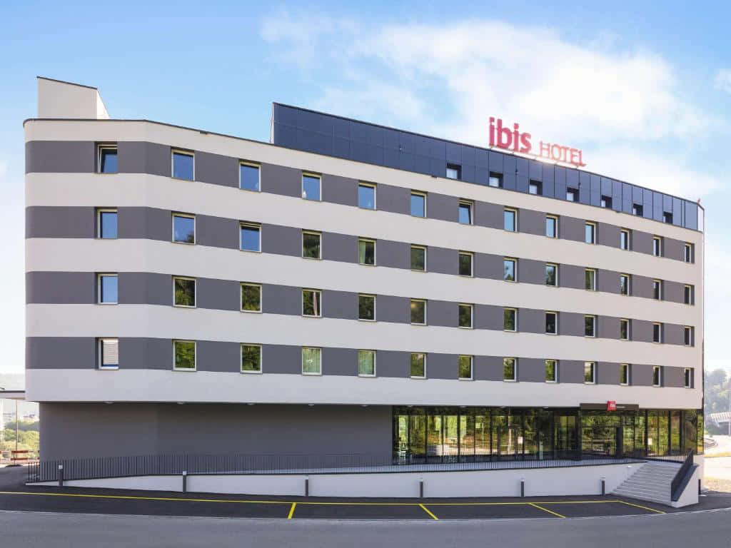 ibis hotel, Baden Switzerland, gray and white horizontal stripes, SD Desktop Wallpaper