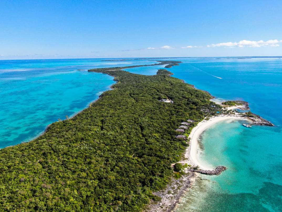Bahamas, lush green island, white sandy beach, SD Desktop Wallpaper