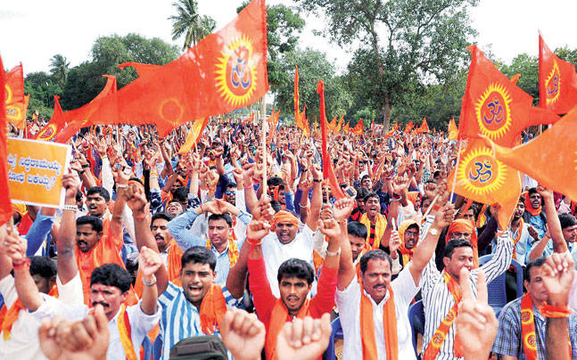 Bajrang Dal, orange attire, flags with sun symbols, SD Desktop Wallpaper