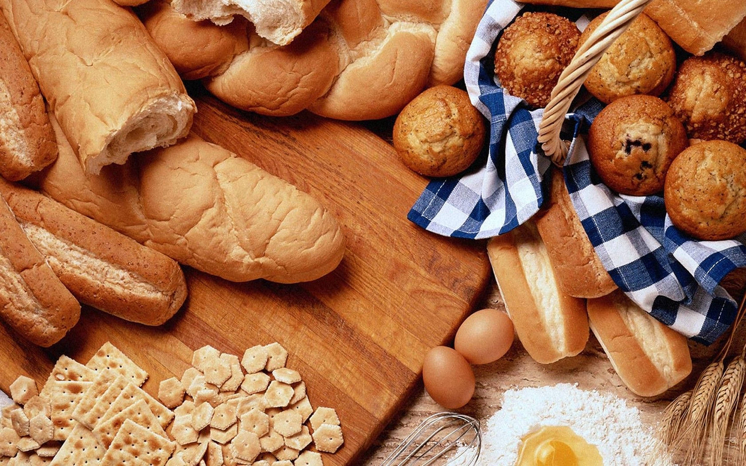 bakery bread shot, wooden board, bread rolls, Full HD Desktop Wallpaper