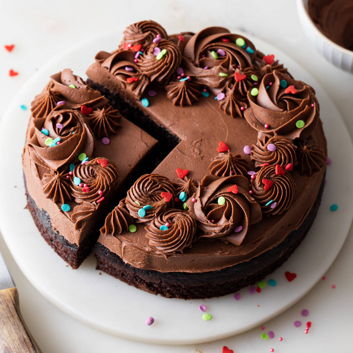 chocolate cake, swirls of frosting, colorful sprinkles, SD Desktop Wallpaper