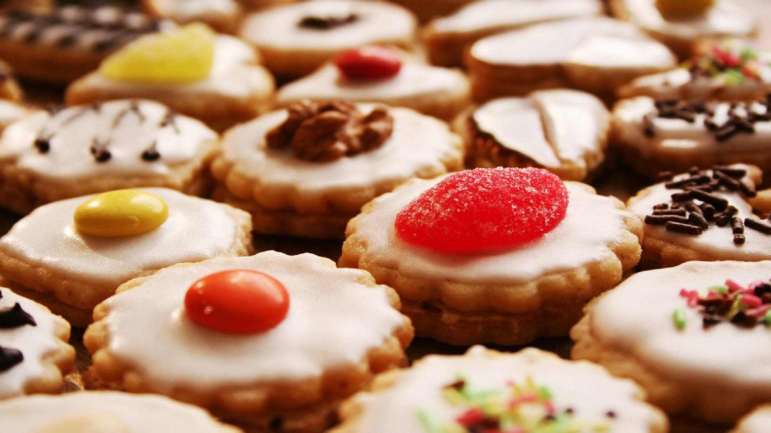 sweet bakery goods, decorated sugar cookies, colorful candies, Full HD Desktop Wallpaper