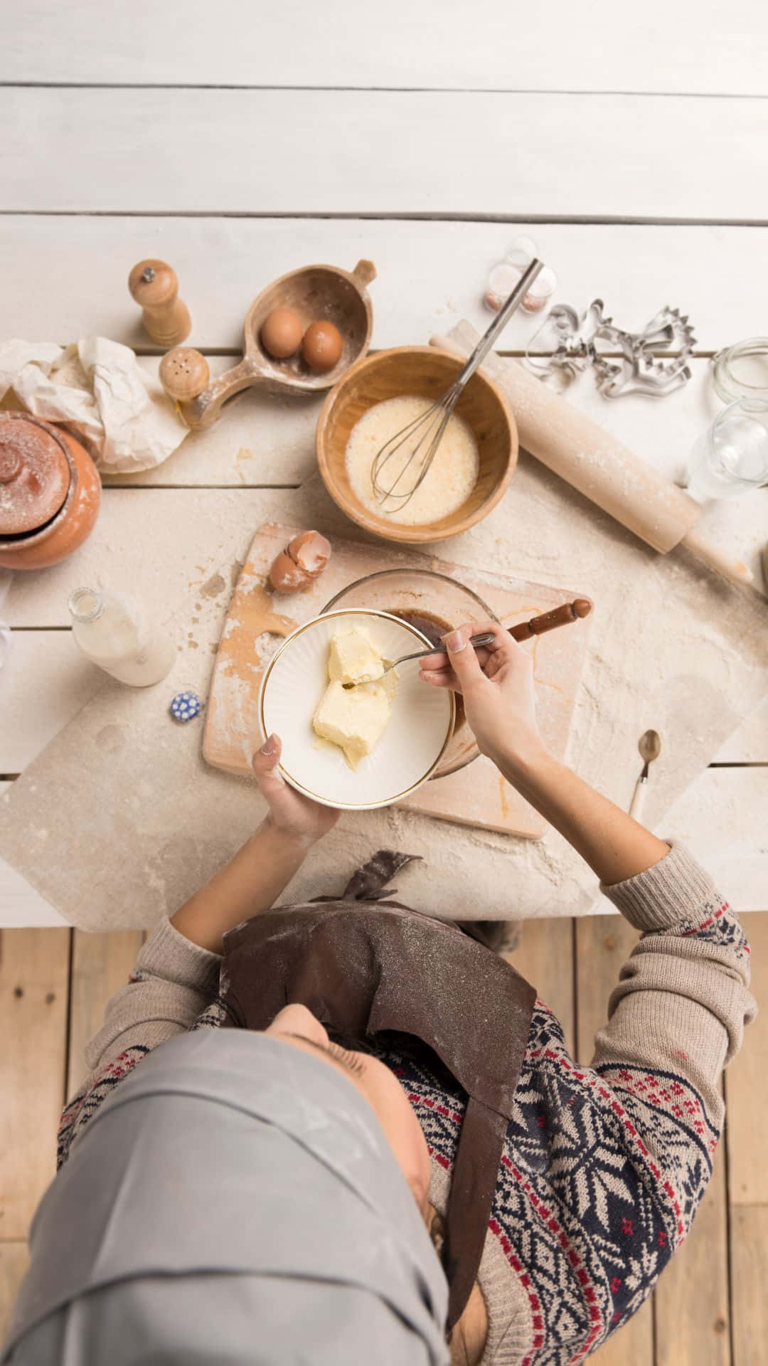 Baking iPhone, patterned sweater, headscarf, Full HD Phone Wallpaper