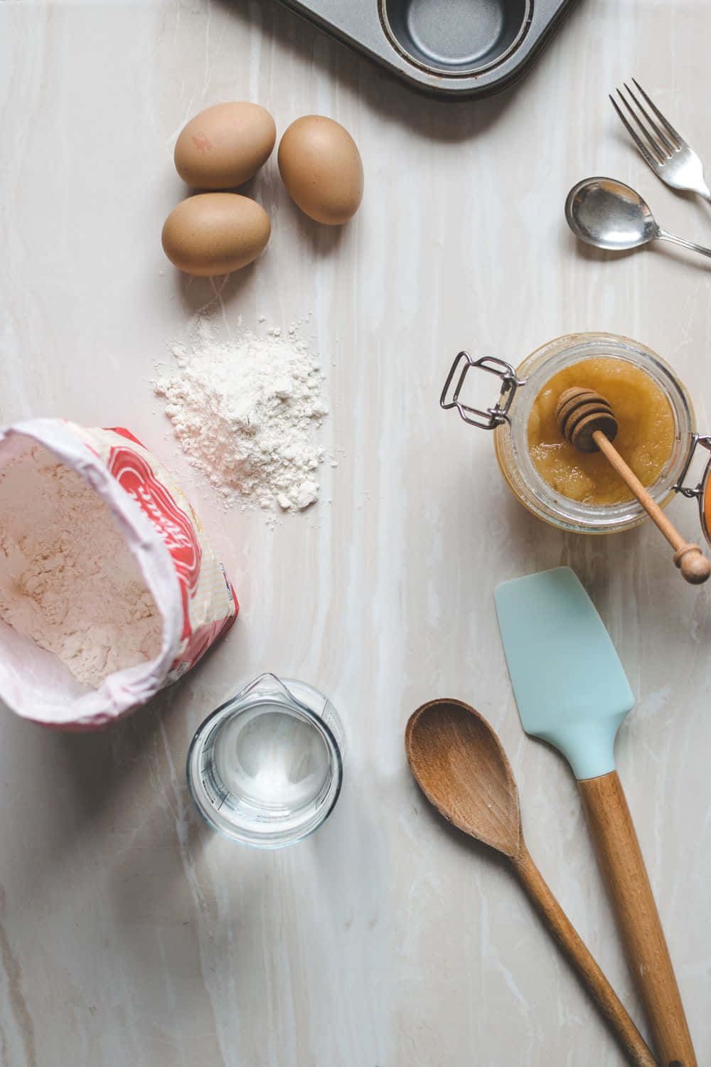 Baking iPhone, lock screen theme, overhead shot, HD Phone Wallpaper