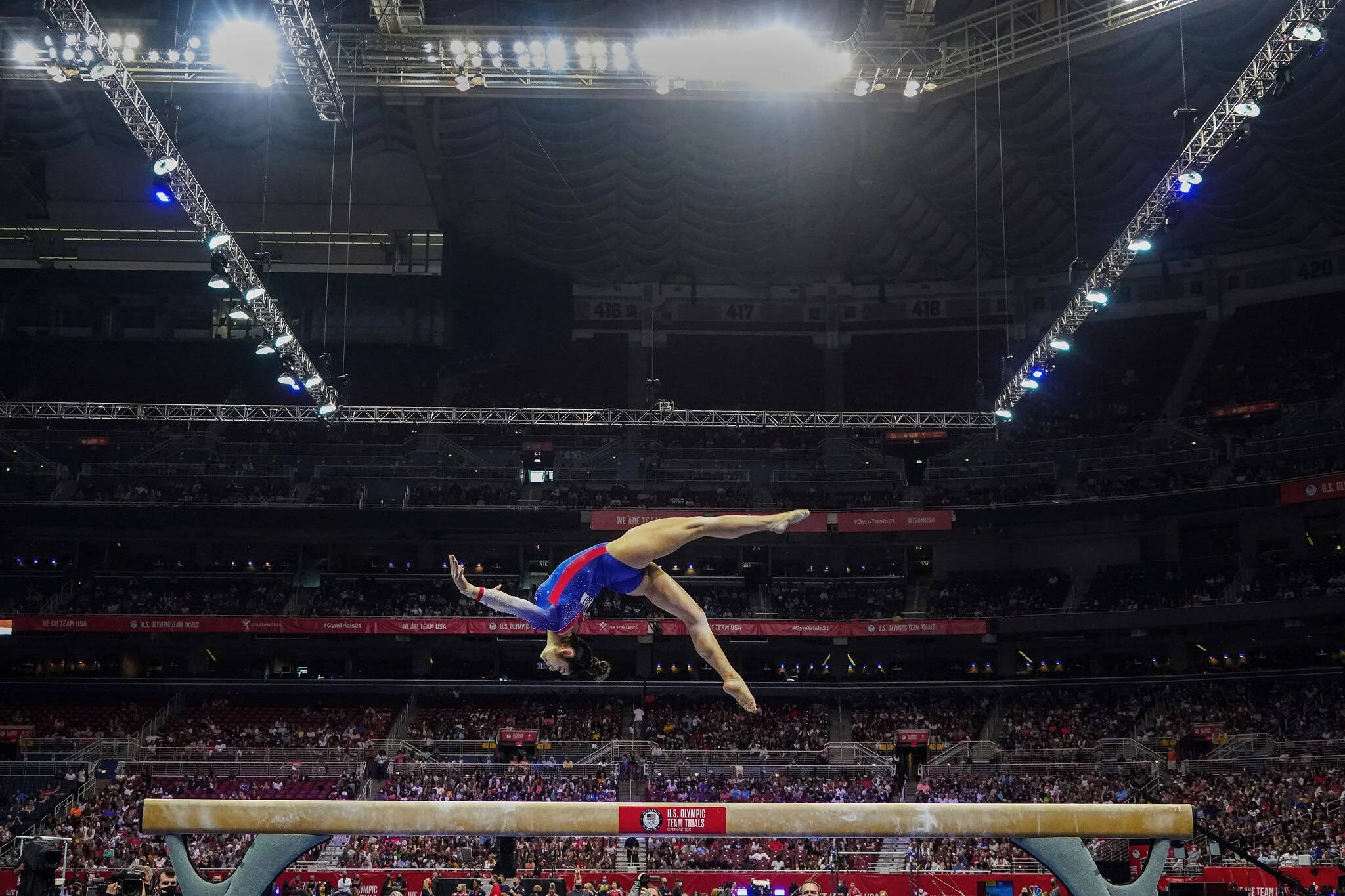gymnastics balance beam, 2021 Olympics, blue and red leotard, Full HD Desktop Wallpaper