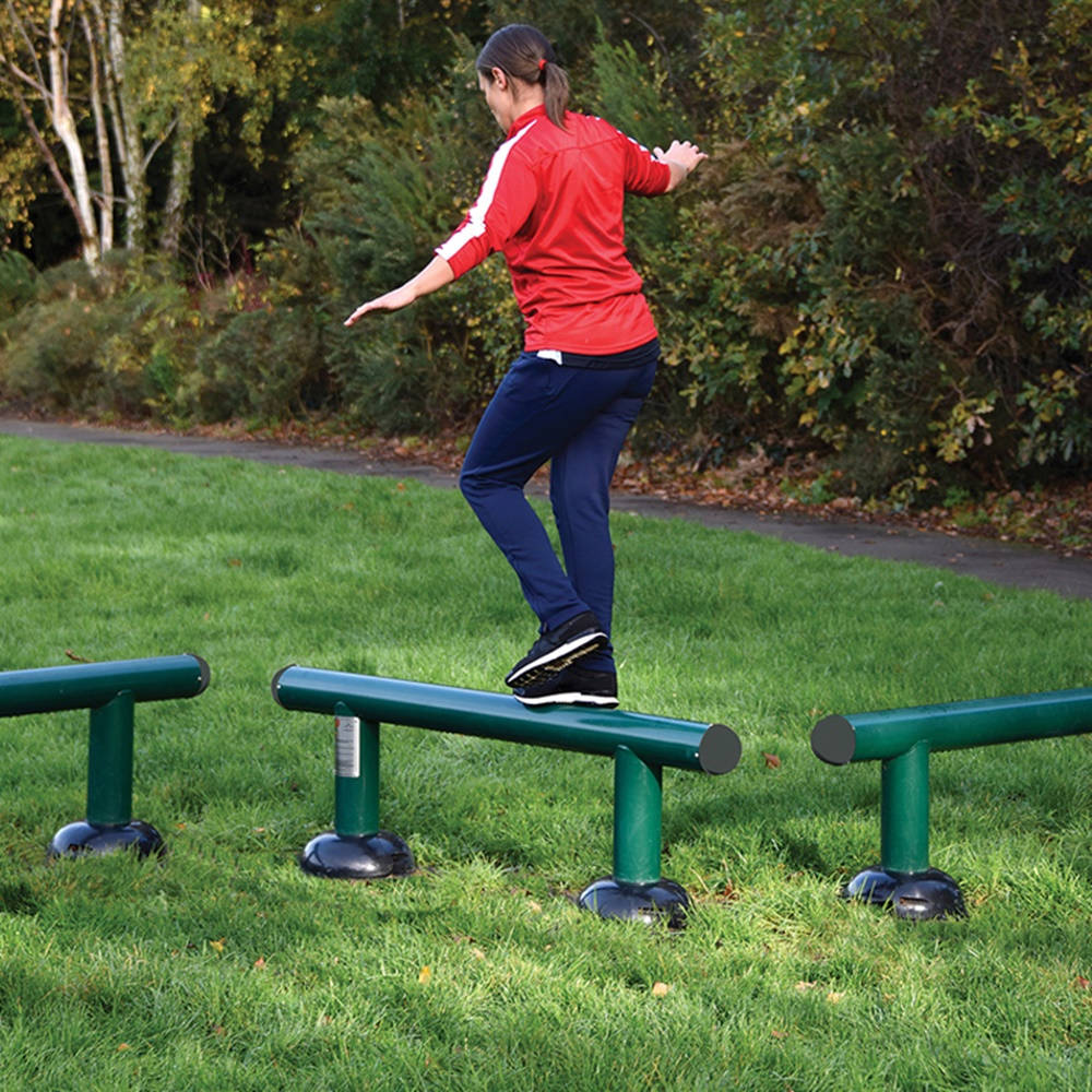 balance beam, red jacket, green outdoor bars, SD Desktop Wallpaper