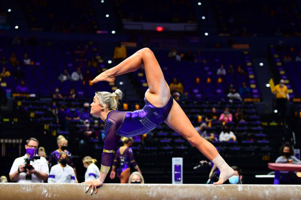 gymnast, purple leotard, balance beam, SD Desktop Wallpaper